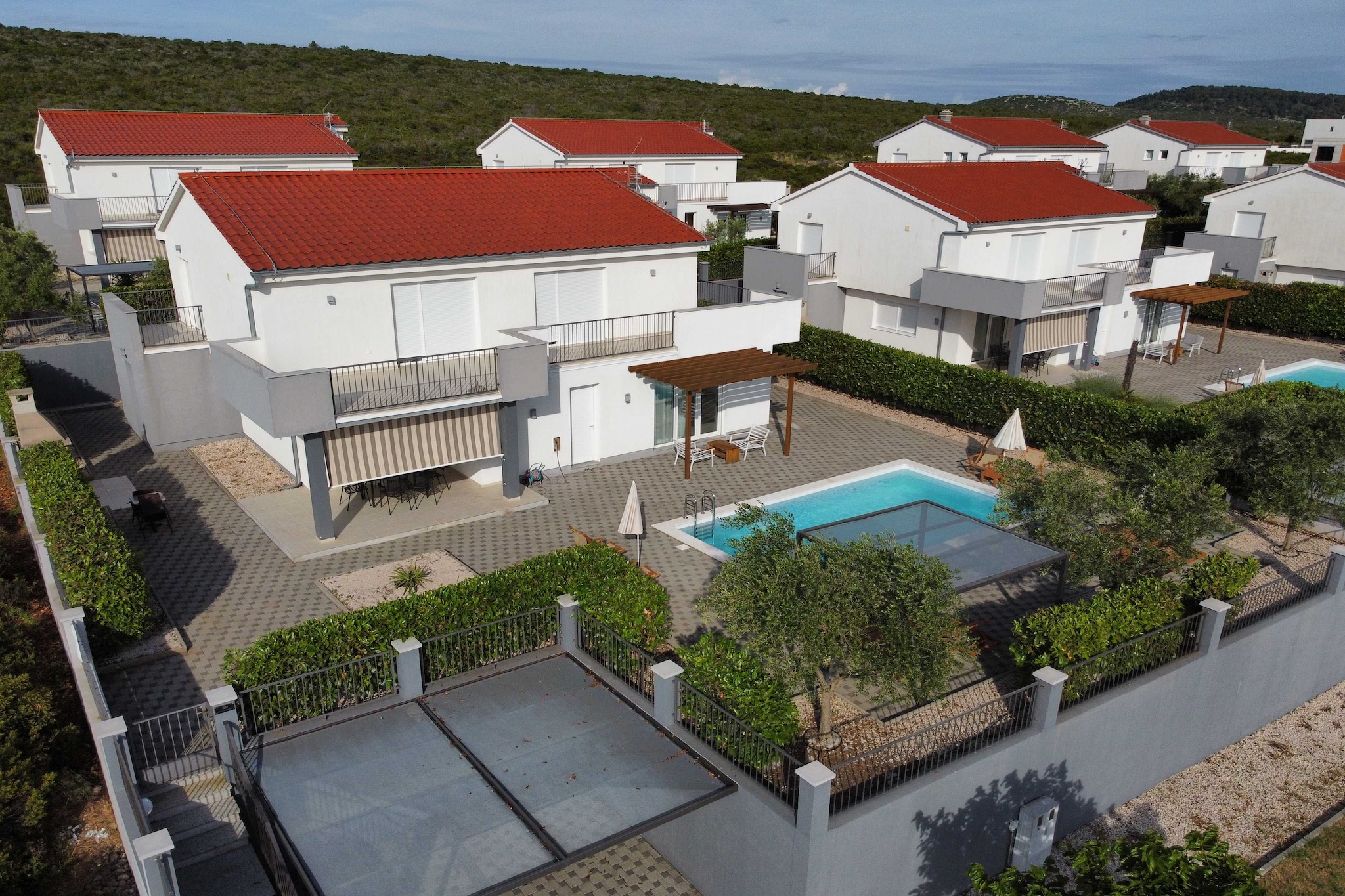 Luxury Escape with Swimming Pool & Modern Design - Four Bedroom Villa with Private Pool ( Villa 1)-Im Freien