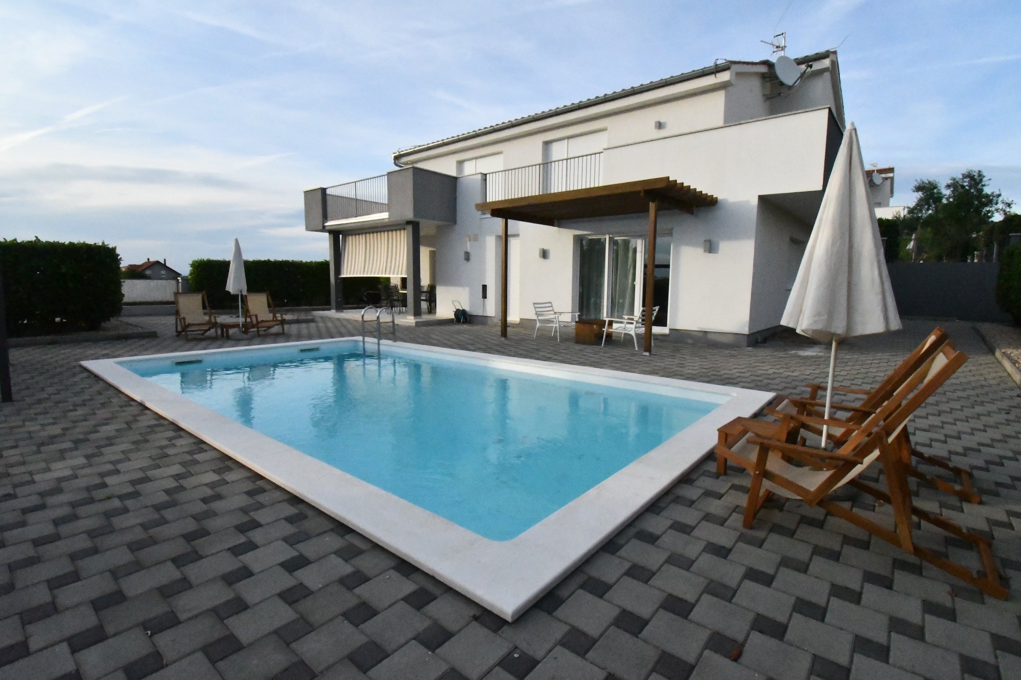 Luxury Escape with Swimming Pool & Modern Design - Four Bedroom Villa with Private Pool ( Villa 1)-Schwimmbad