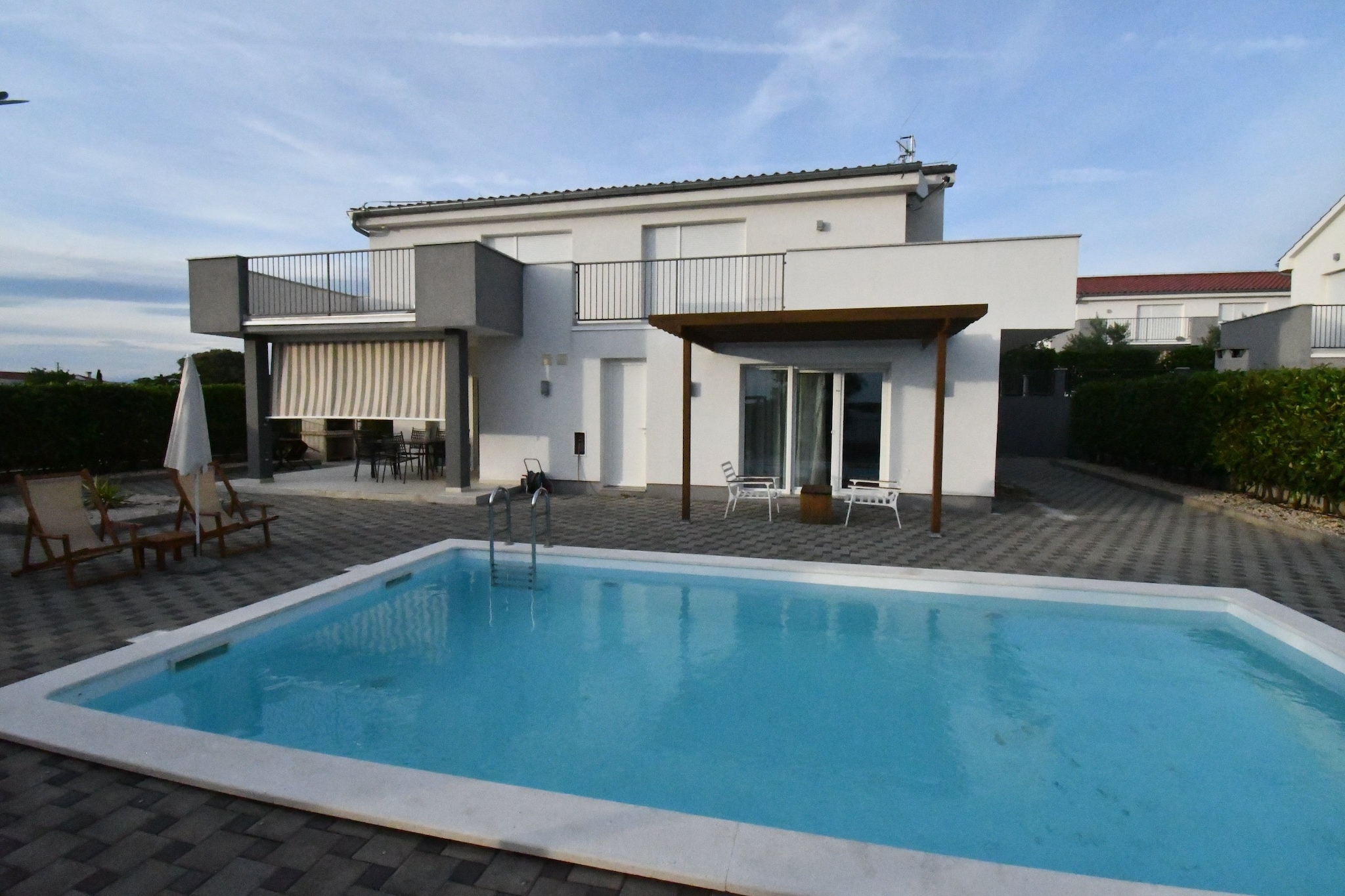 Luxury Escape with Swimming Pool & Modern Design - Four Bedroom Villa with Private Pool ( Villa 1)-Schwimmbad