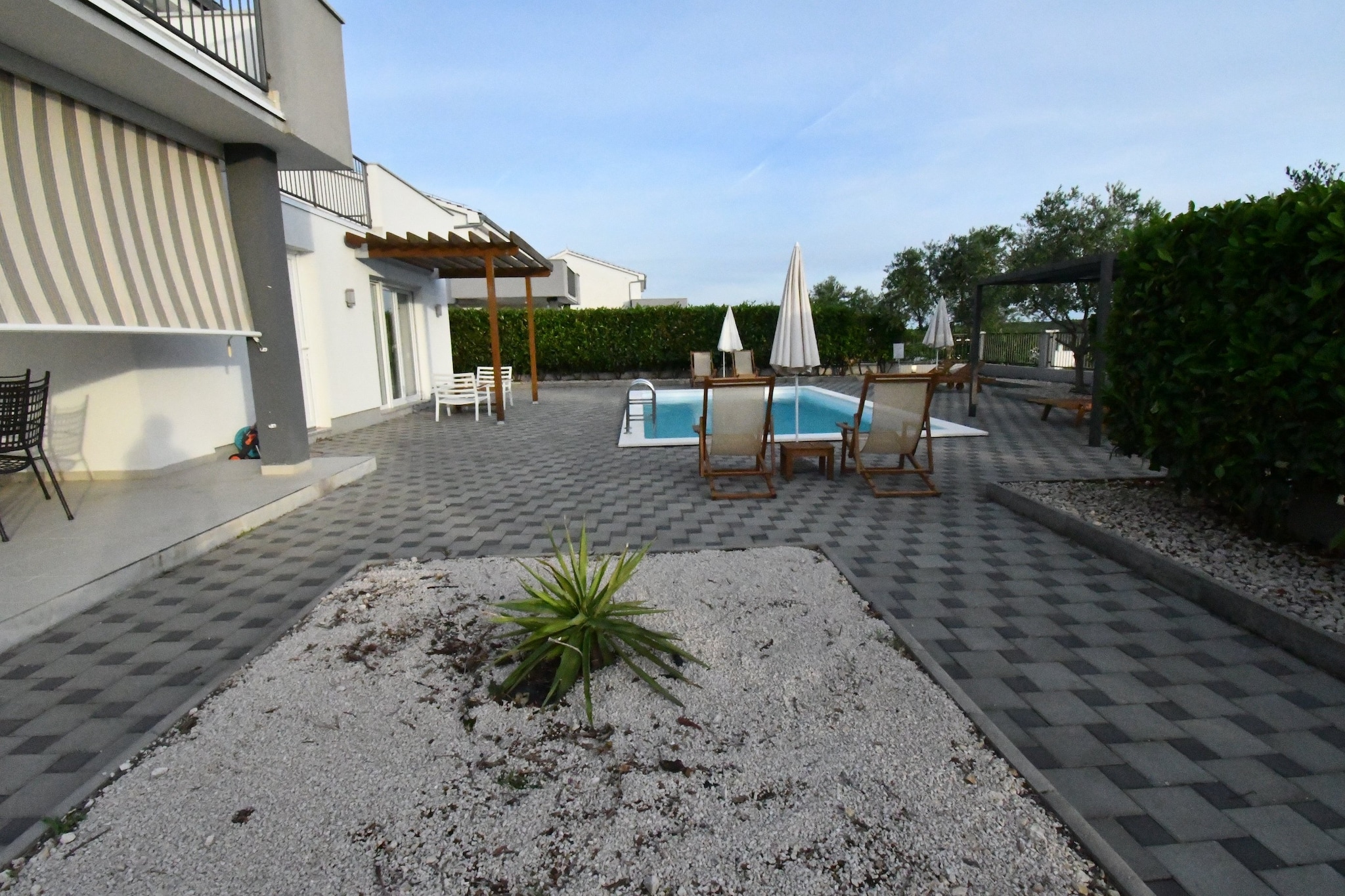 Luxury Escape with Swimming Pool & Modern Design - Four Bedroom Villa with Private Pool ( Villa 1)-Schwimmbad