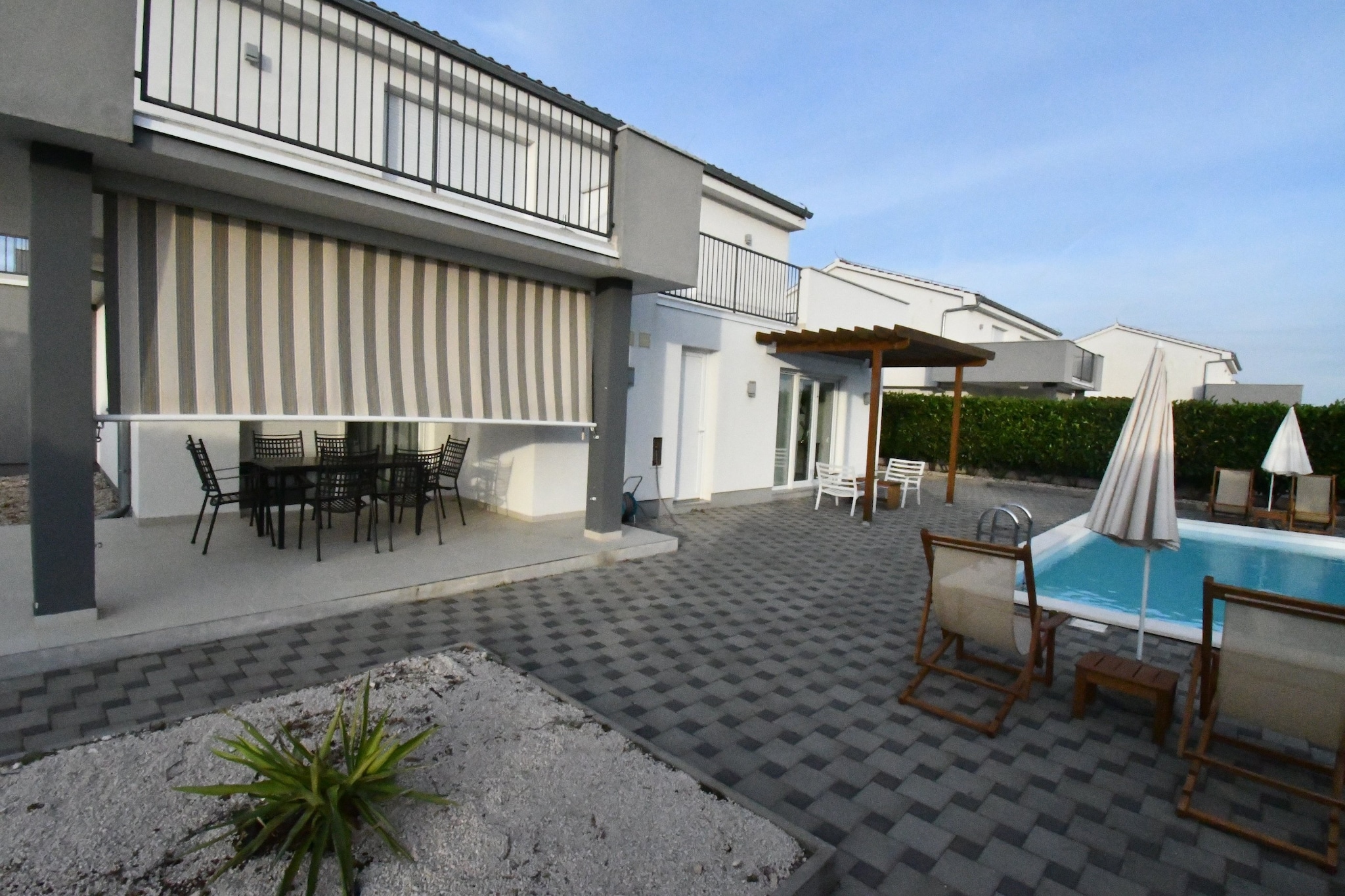 Luxury Escape with Swimming Pool & Modern Design - Four Bedroom Villa with Private Pool ( Villa 1)-Schwimmbad