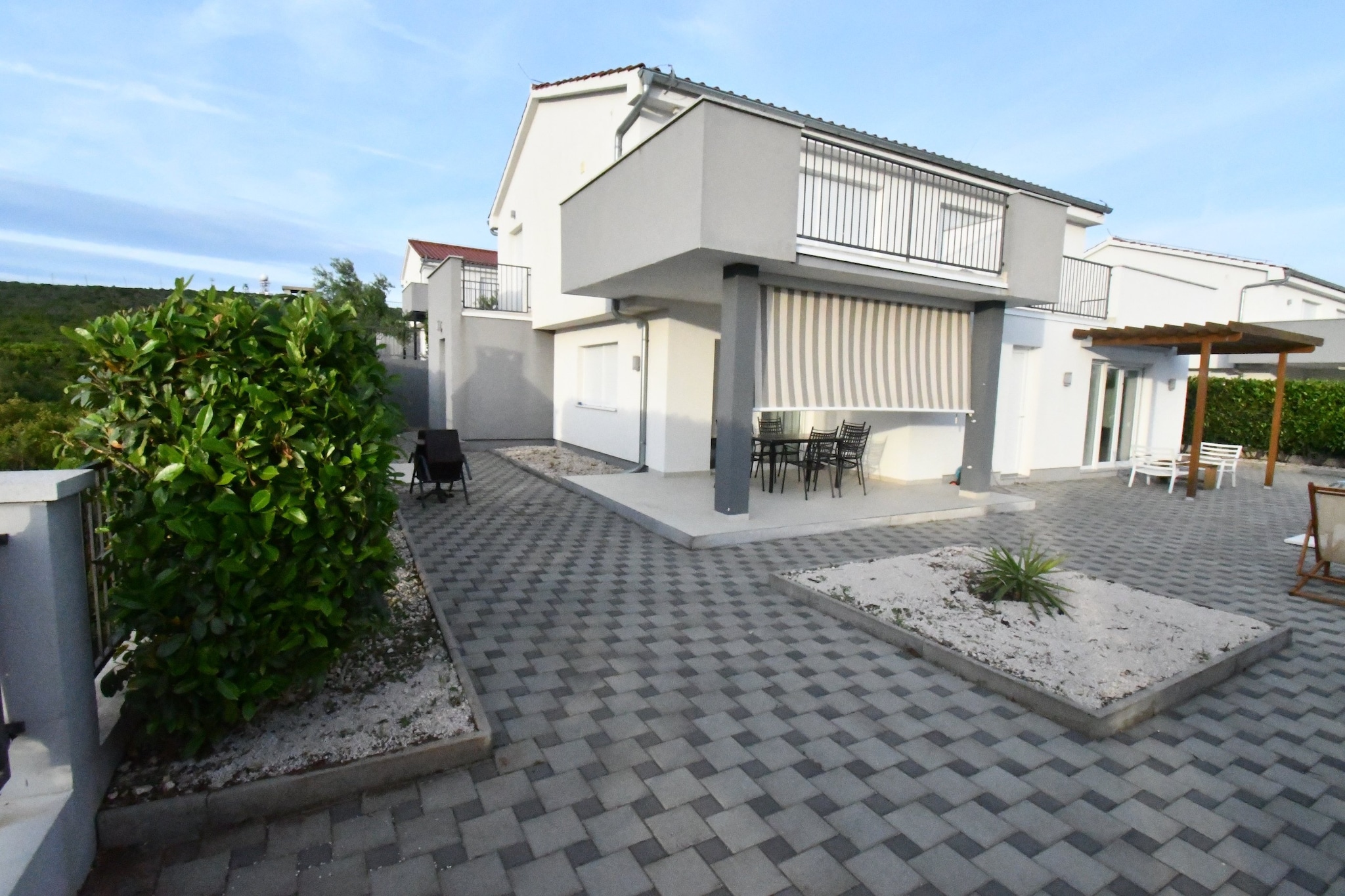 Luxury Escape with Swimming Pool & Modern Design - Four Bedroom Villa with Private Pool ( Villa 1)-Im Freien