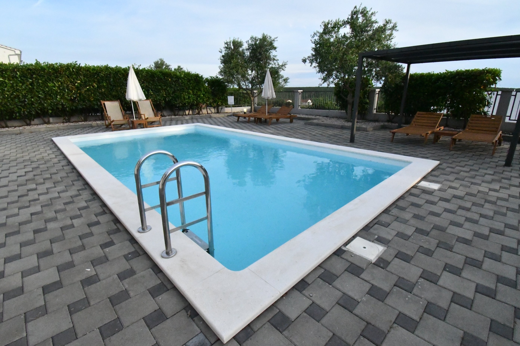 Luxury Escape with Swimming Pool & Modern Design - Four Bedroom Villa with Private Pool ( Villa 1)-Schwimmbad