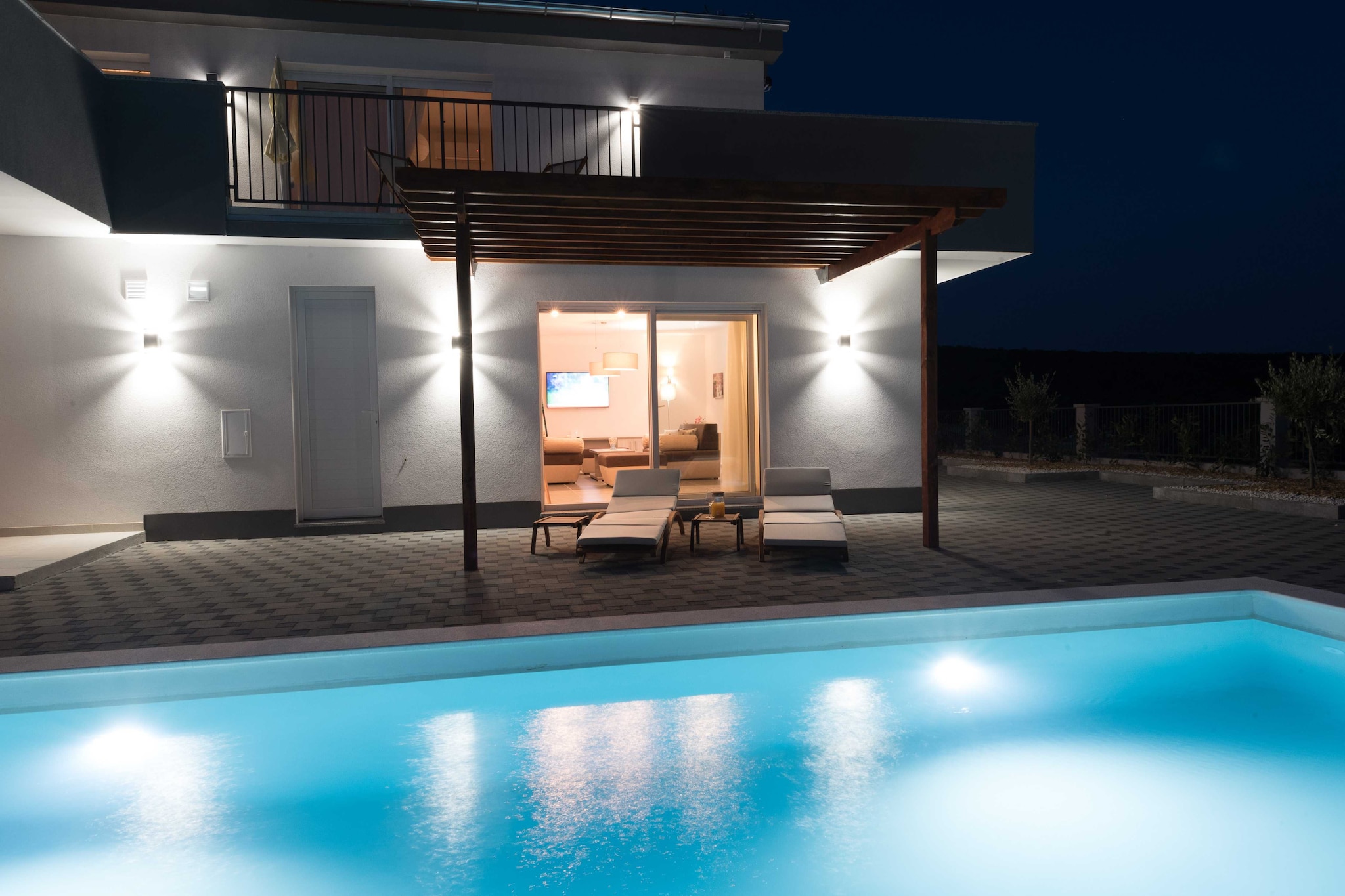 Luxury Escape with Swimming Pool & Modern Design - Four Bedroom Villa with Private Pool ( Villa 1)-Schwimmbad