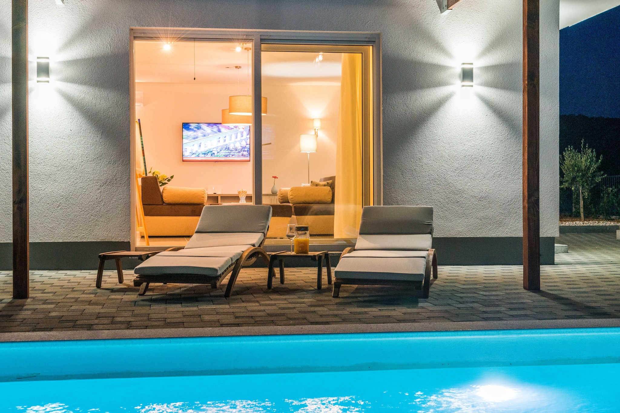 Luxury Escape with Swimming Pool & Modern Design - Four Bedroom Villa with Private Pool ( Villa 1)-Schwimmbad