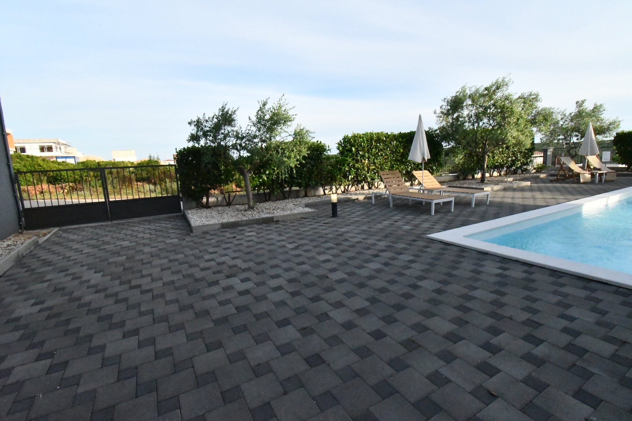 Luxury Escape with Swimming Pool & Modern Design -Deluxe Four Bedroom Villa with Private Pool ( Villa 4)-Schwimmbad