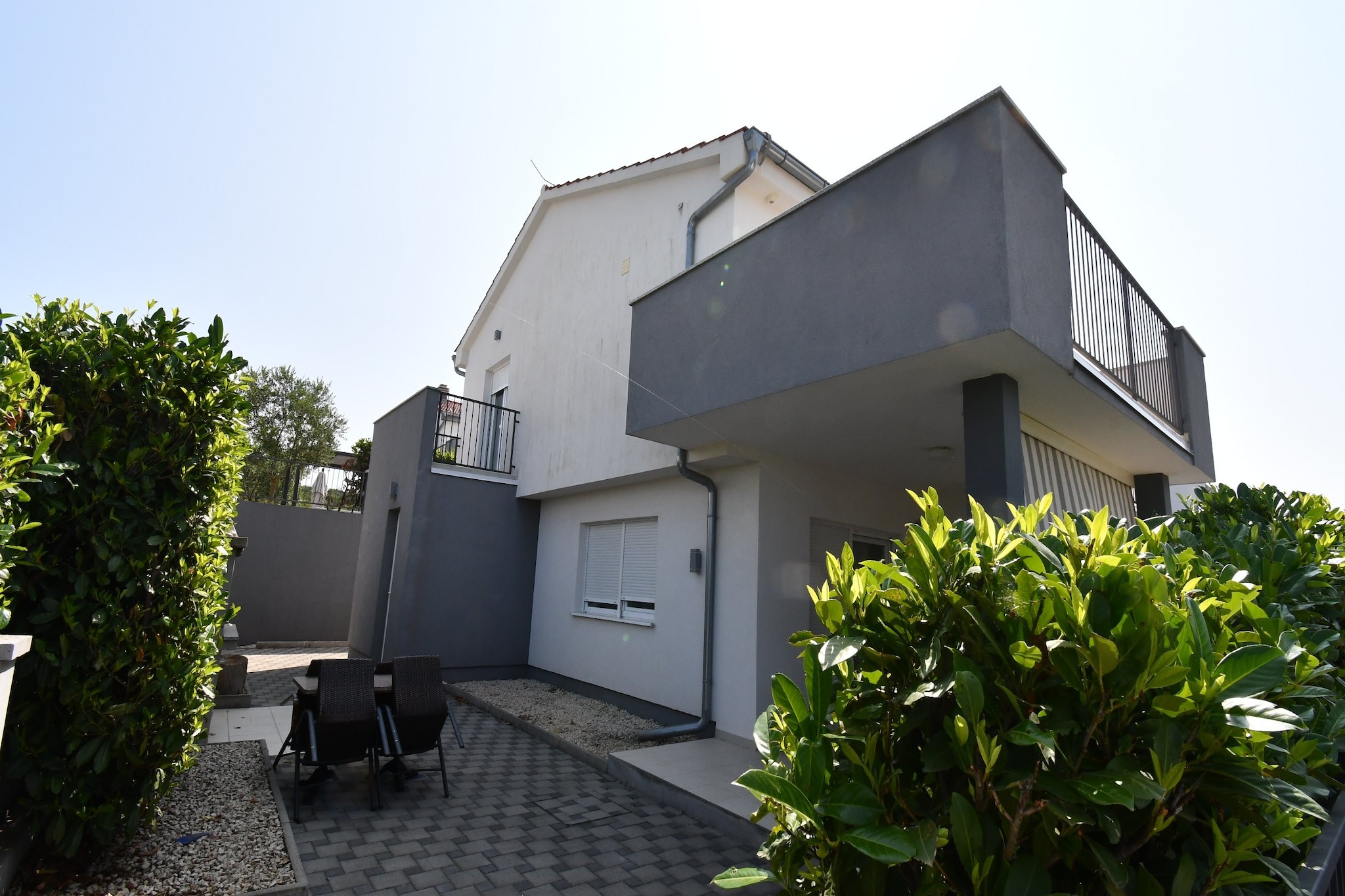 Luxury Escape with Swimming Pool & Modern Design -Deluxe Four Bedroom Villa with Private Pool ( Villa 4)-Im Freien