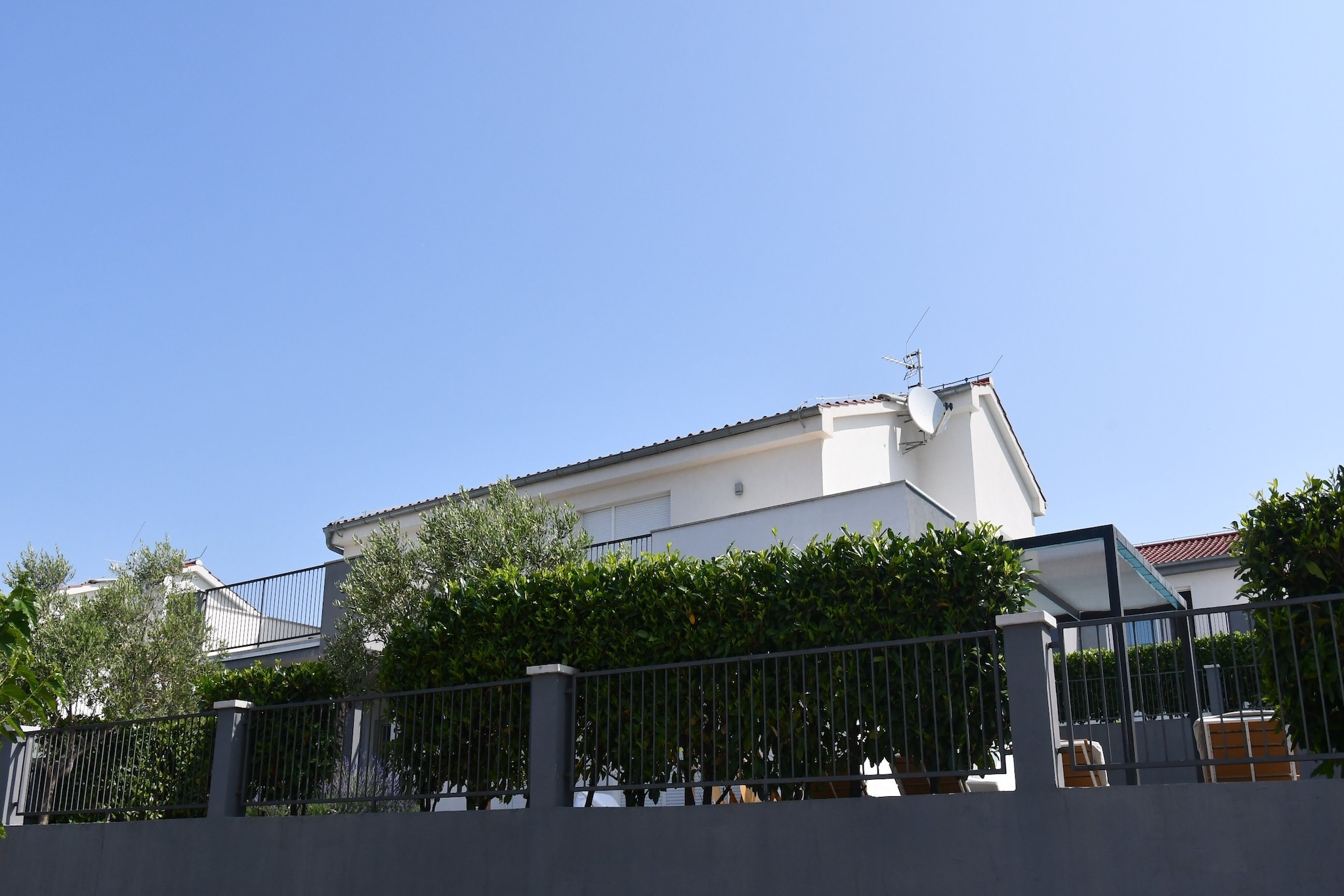 Luxury Escape with Swimming Pool & Modern Design -Deluxe Four Bedroom Villa with Private Pool ( Villa 4)-Im Freien