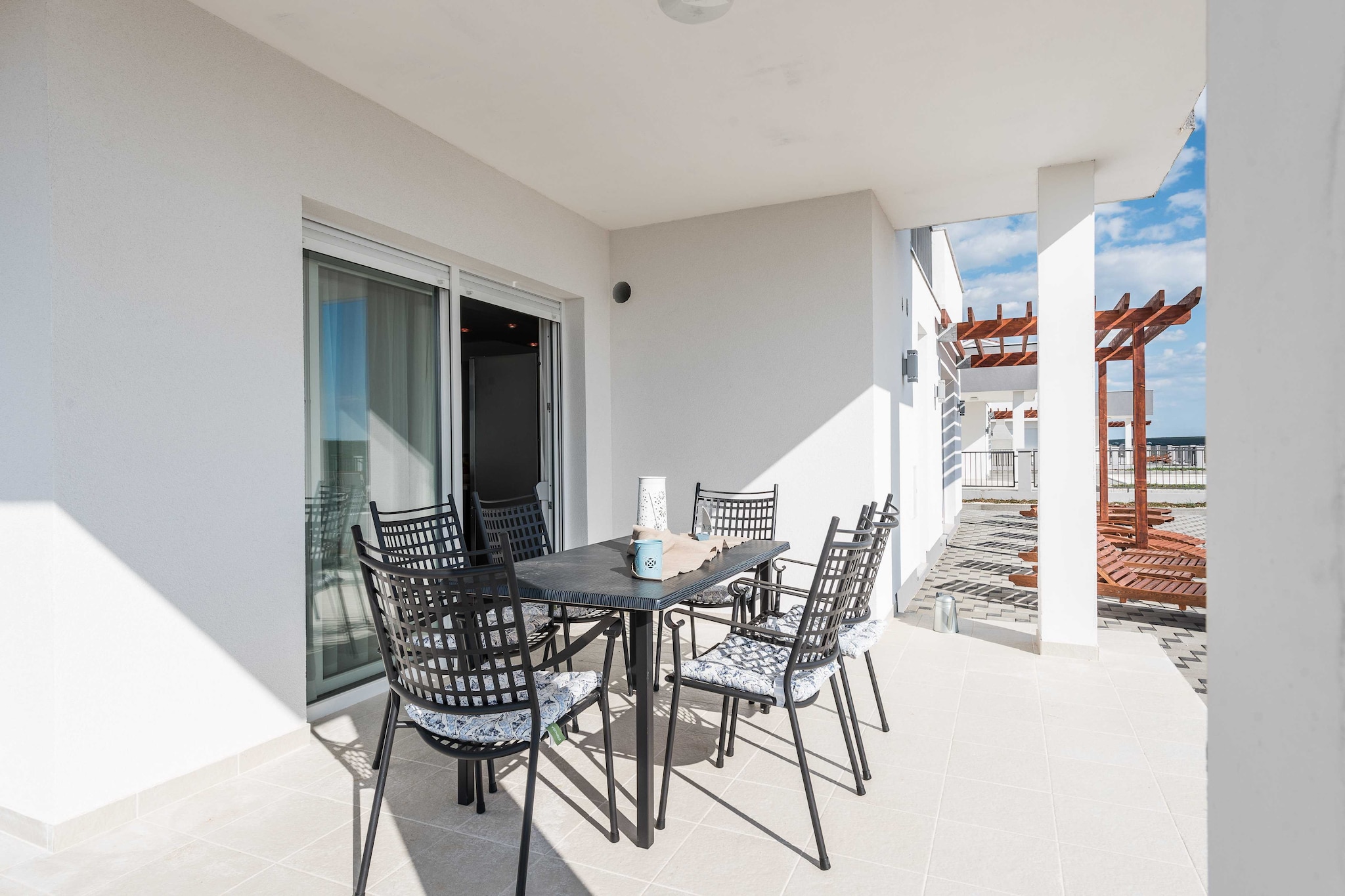 Luxury Escape with Swimming Pool & Modern Design - Comfort Four Bedroom Villa with Sea View and Private Pool ( Villa 7)-Terrasse