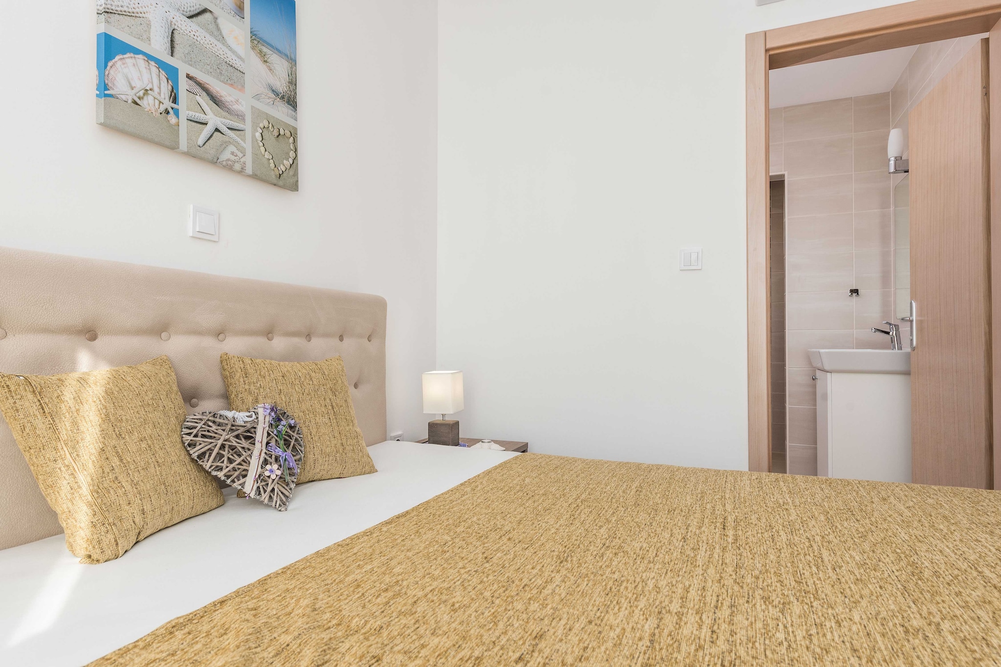 Luxury Escape with Swimming Pool & Modern Design - Comfort Four Bedroom Villa with Sea View and Private Pool ( Villa 7)-Schlafzimmer