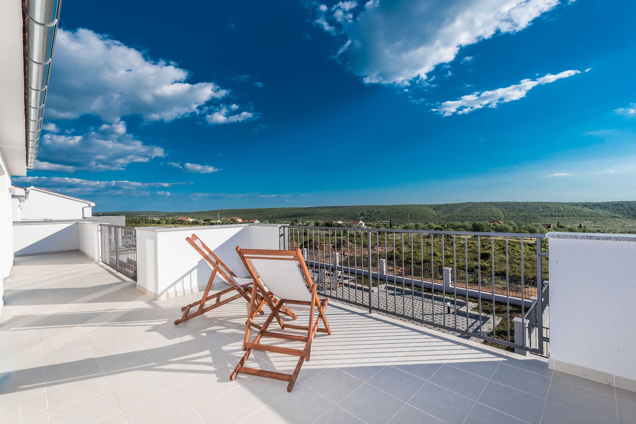 Luxury Escape with Swimming Pool & Modern Design - Comfort Four Bedroom Villa with Sea View and Private Pool ( Villa 7)-Terrasse