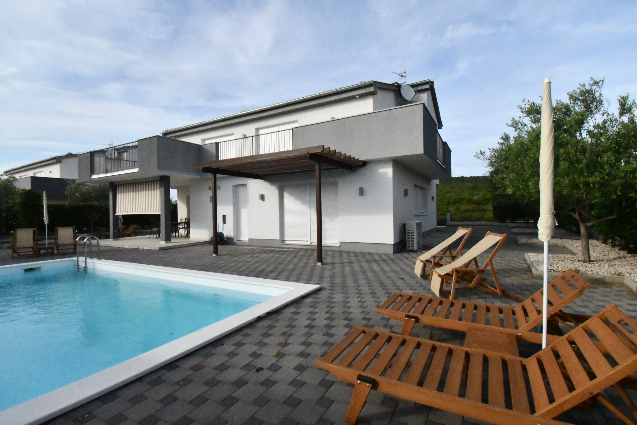 Luxury Escape with Swimming Pool & Modern Design - Deluxe Four Bedroom Villa with Sea View and Private Pool (Villa 5)-Schwimmbad