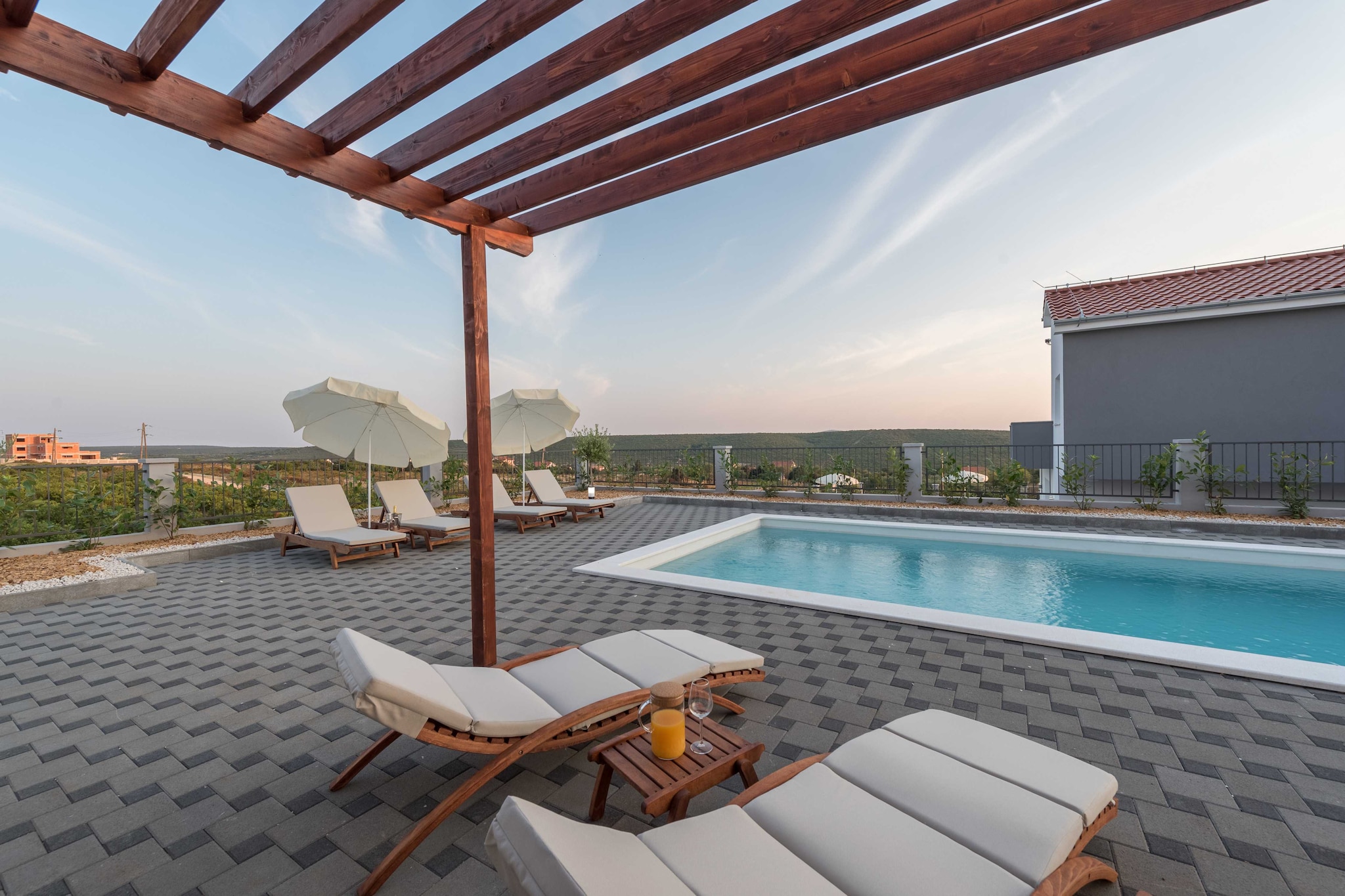 Luxury Escape with Swimming Pool & Modern Design - Deluxe Four Bedroom Villa with Sea View and Private Pool (Villa 5)-Schwimmbad
