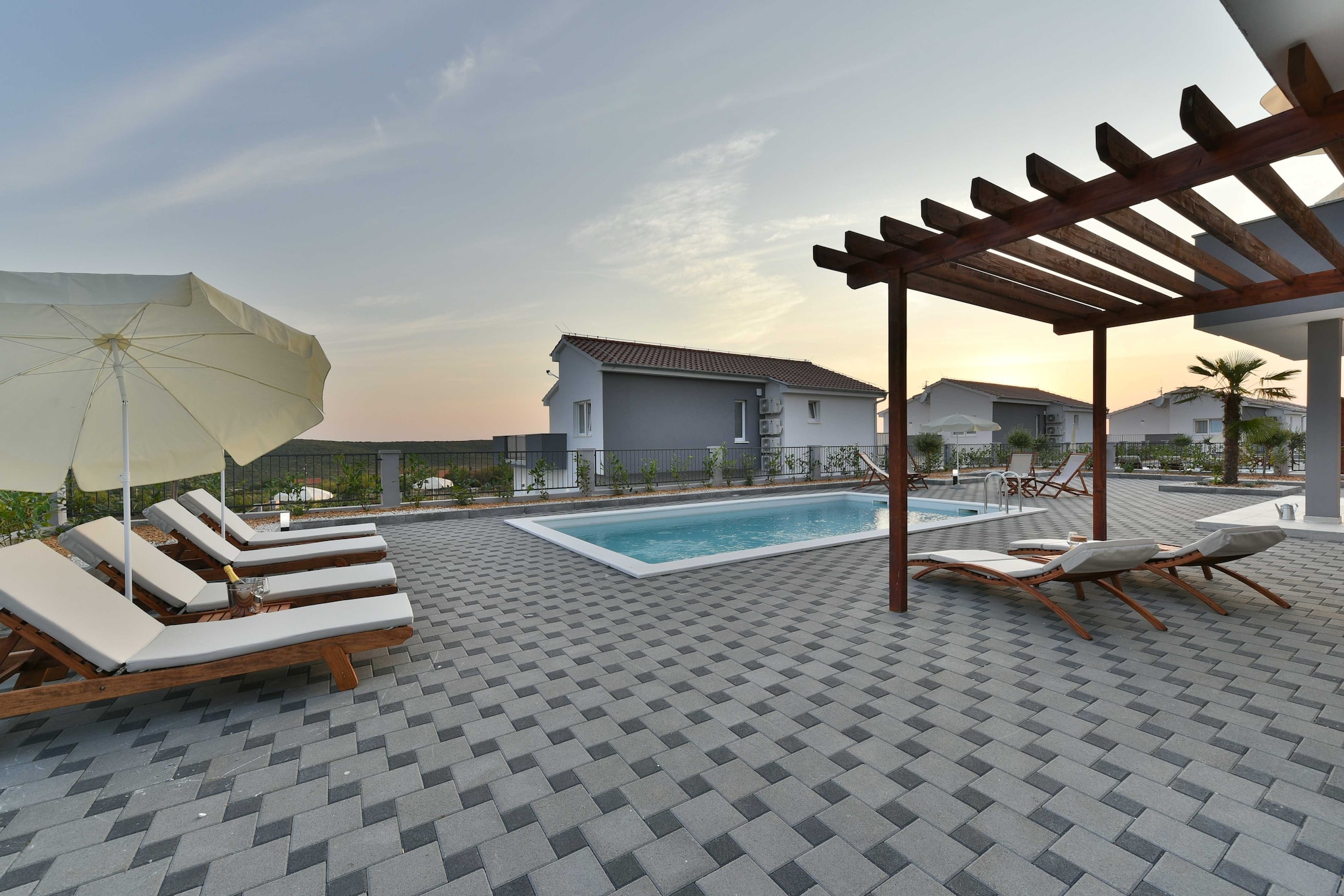 Luxury Escape with Swimming Pool & Modern Design - Deluxe Four Bedroom Villa with Sea View and Private Pool (Villa 5)-Schwimmbad
