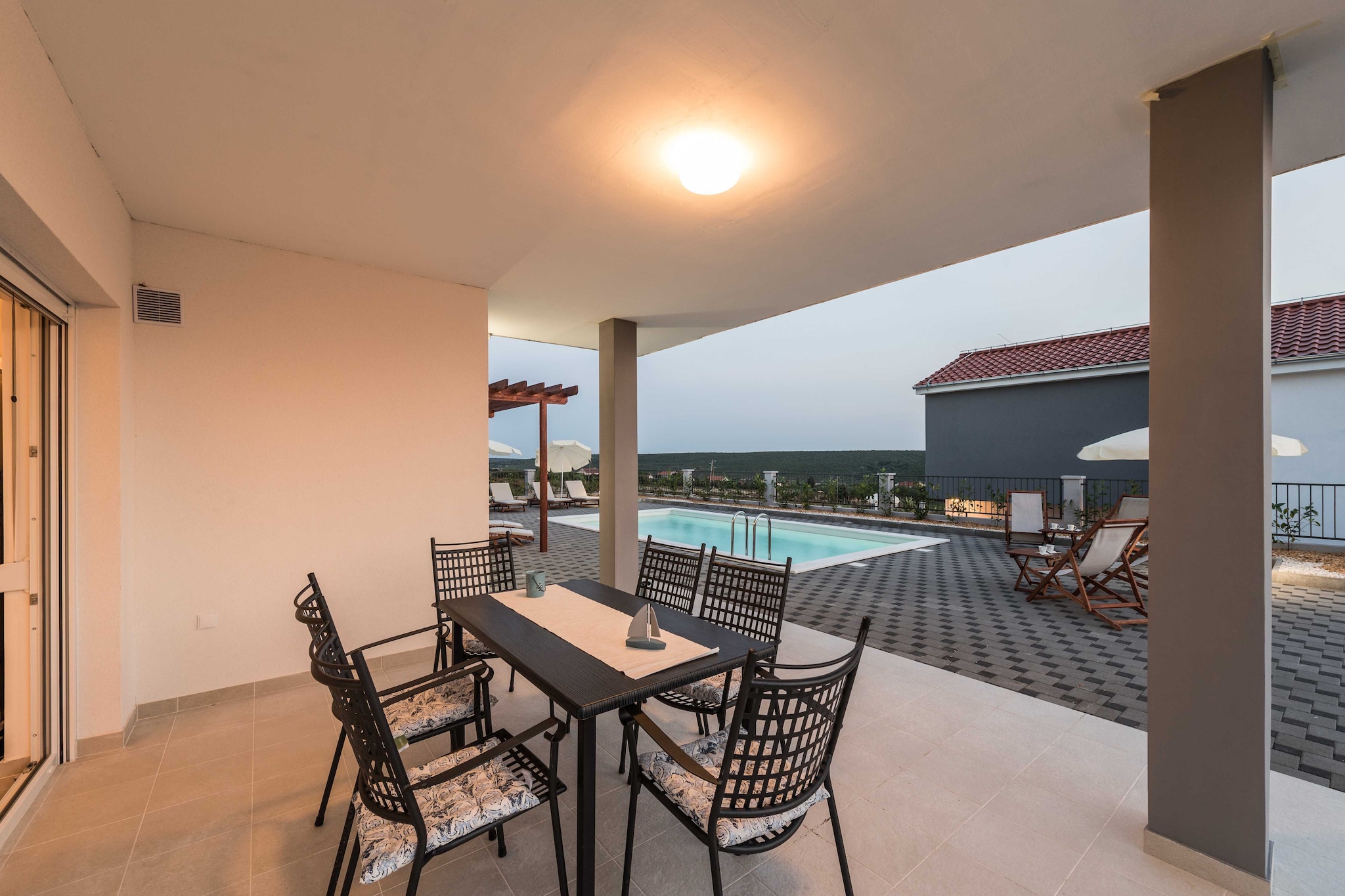 Luxury Escape with Swimming Pool & Modern Design - Deluxe Four Bedroom Villa with Sea View and Private Pool (Villa 5)-Im Freien