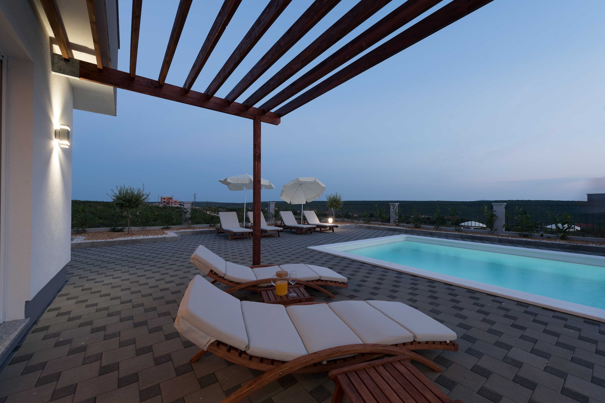 Luxury Escape with Swimming Pool & Modern Design - Deluxe Four Bedroom Villa with Sea View and Private Pool (Villa 5)-Schwimmbad