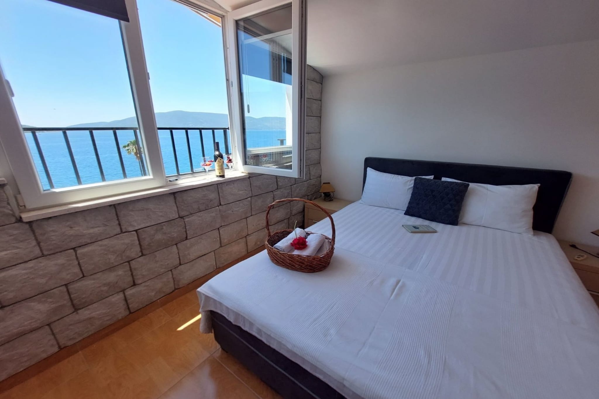 Villa Apartments Kumbor President - Three Bedroom Apartment With Sea View (Astarea)-Chambre