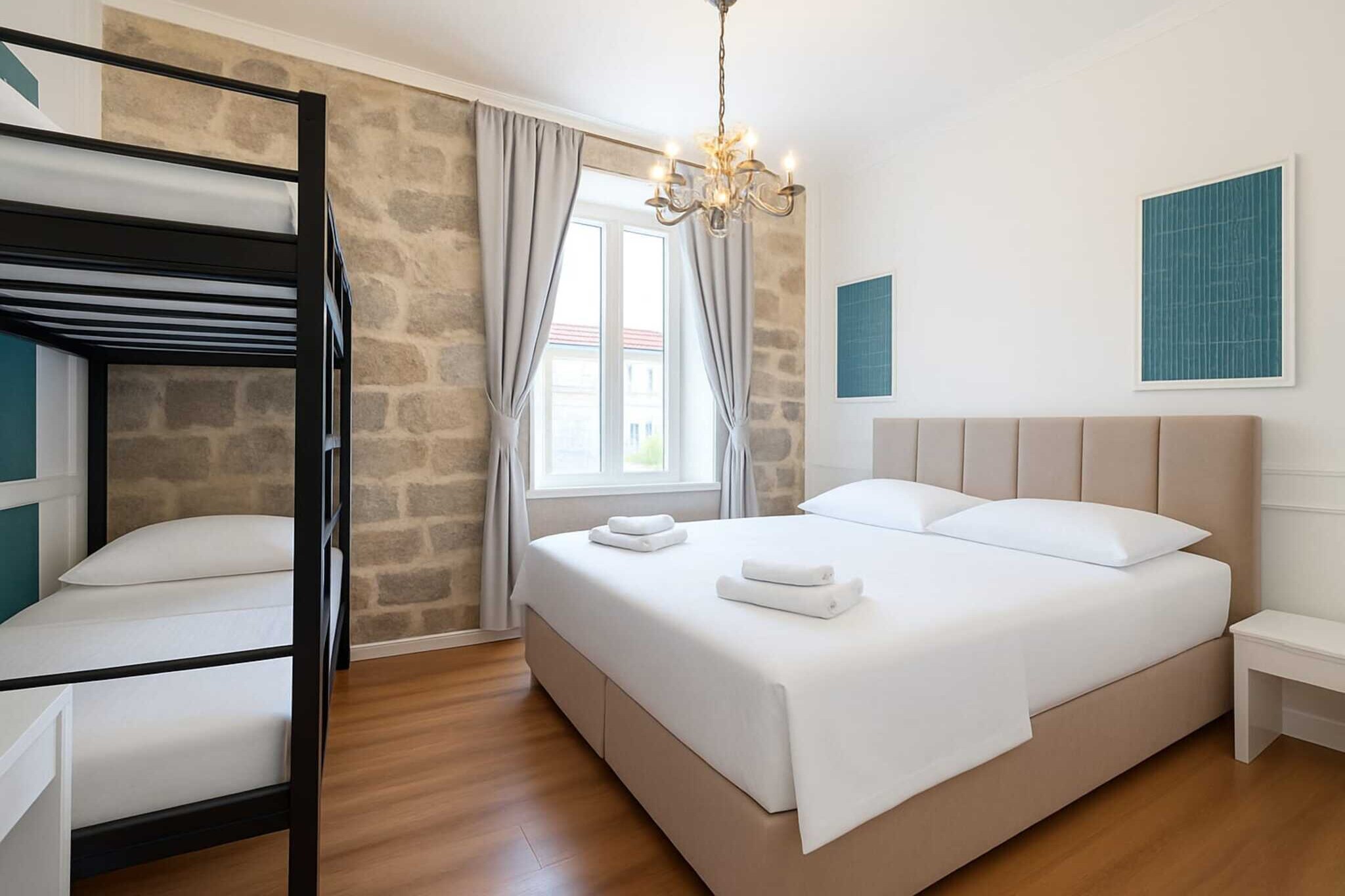 Silver Gate Rooms-Diocletian's Palace - Quardruple Room - Slaapkamer