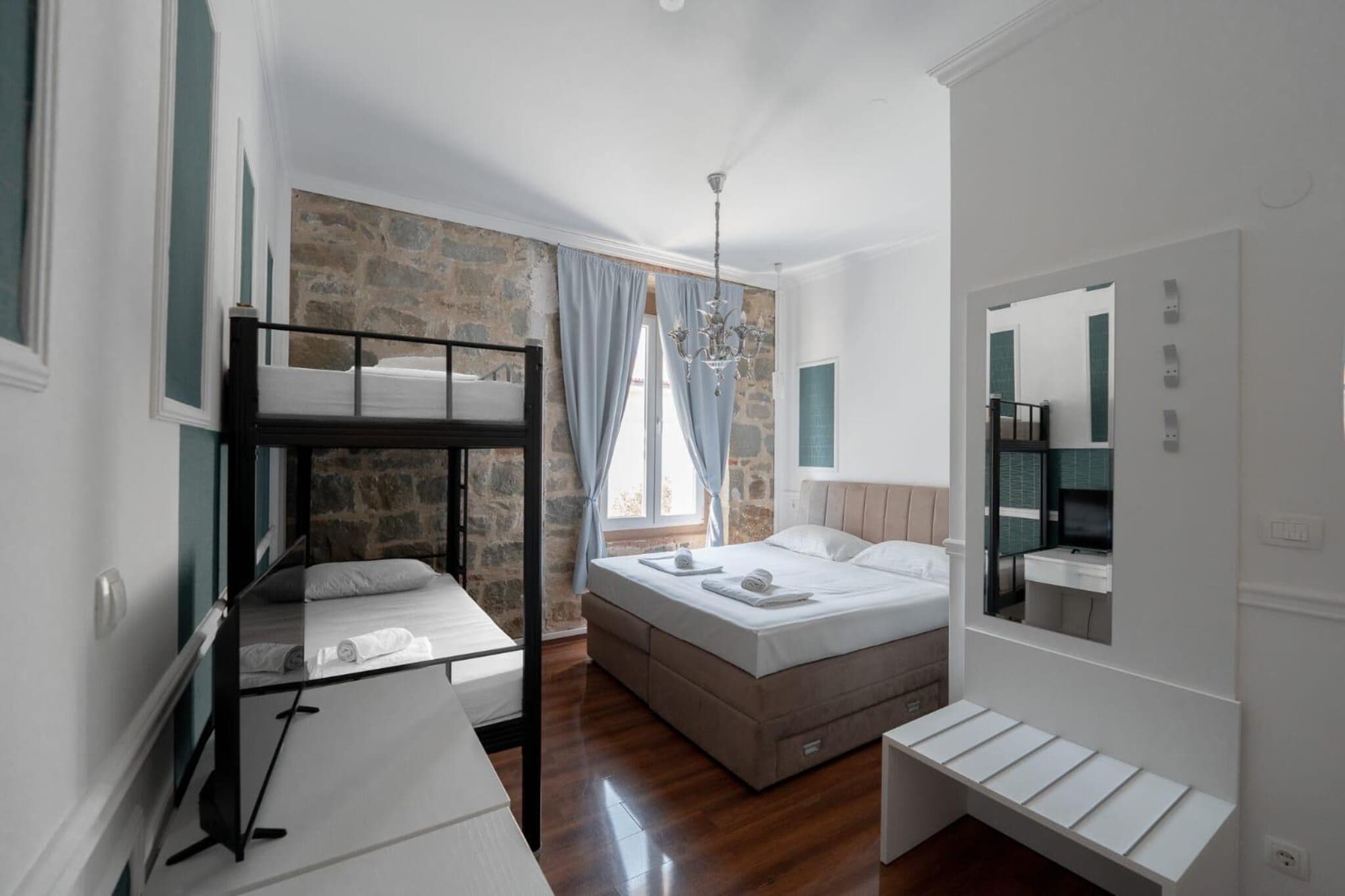 Silver Gate Rooms-Diocletian's Palace - Quardruple Room - Slaapkamer