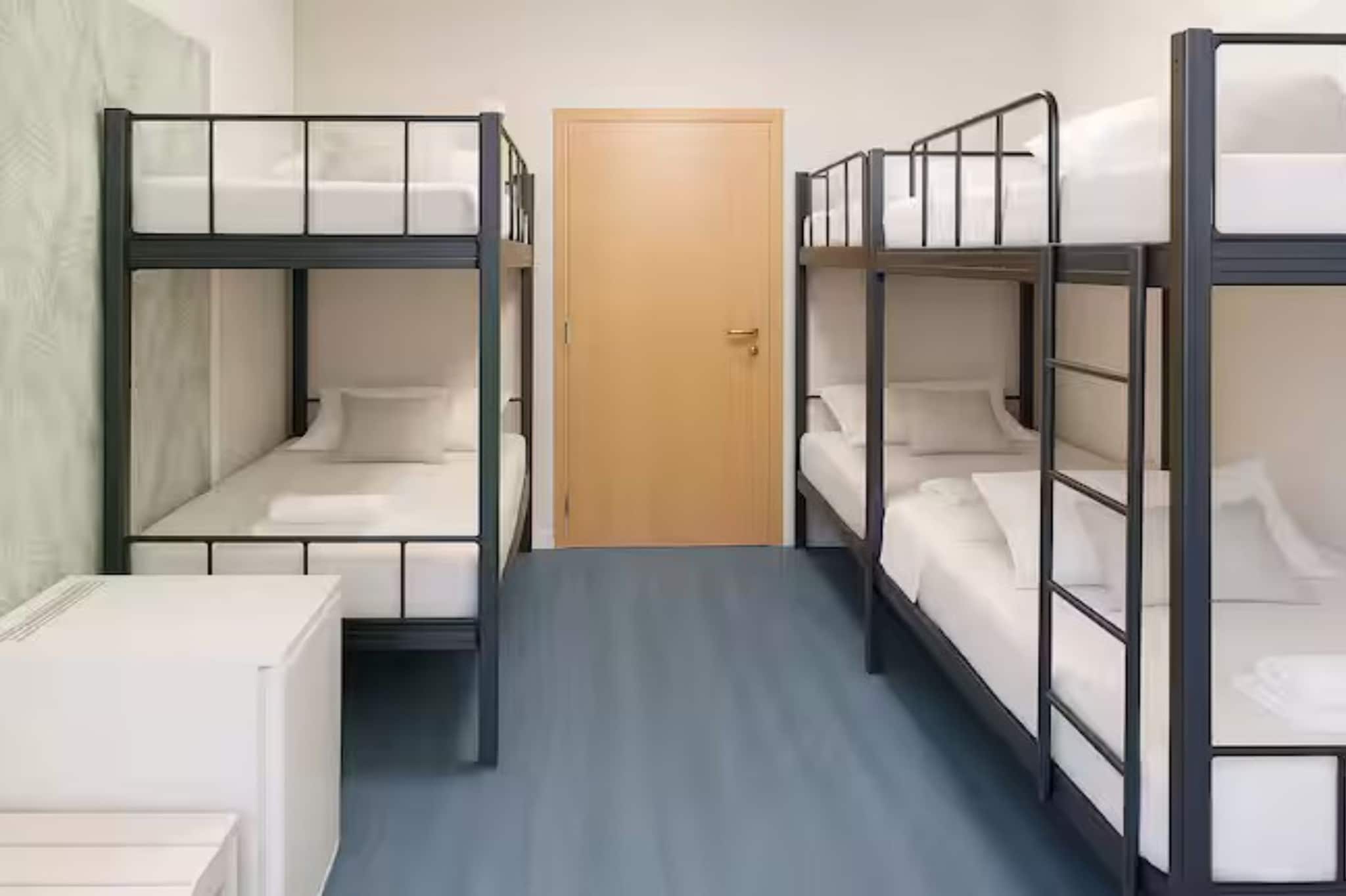 Silver Gate Rooms-Diocletian's Palace - Six-Bed Room