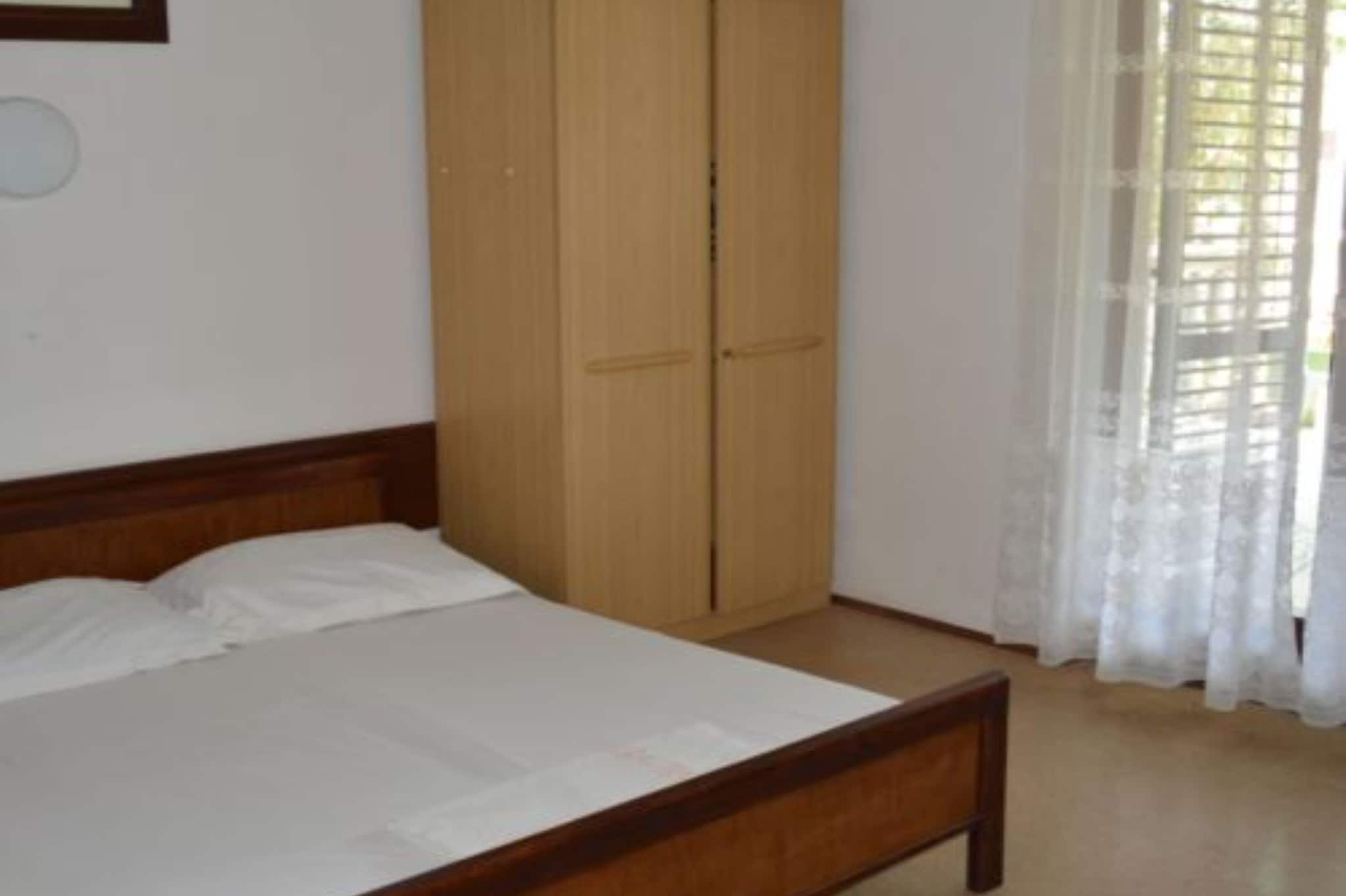 Apartments Miki Rogoznica - Classic Two Bedroom Apartment with Terrace