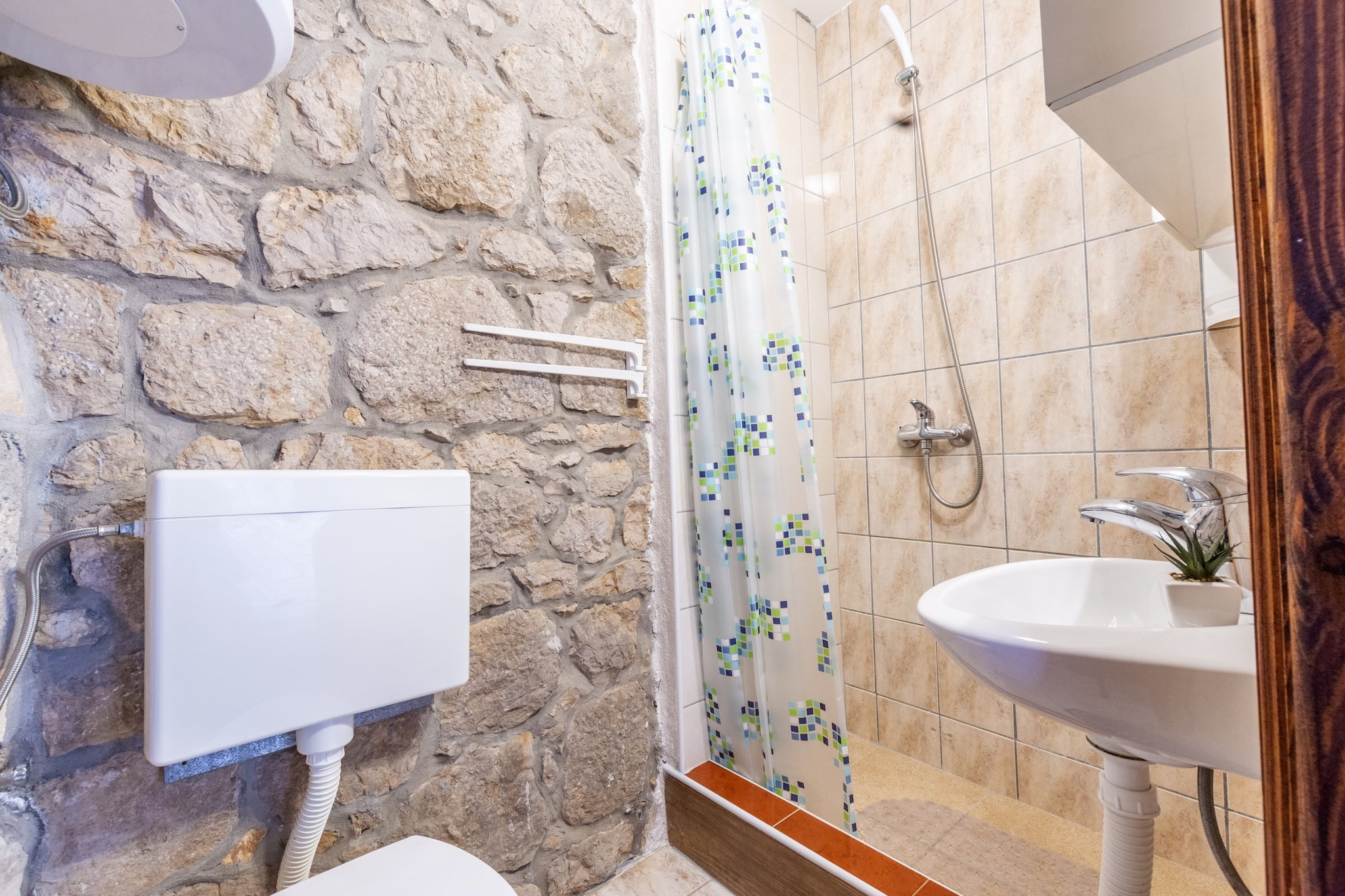 Rustical Resort Kokorići with Shared Outdoor Swimming Pool - One Bedroom Apartment with Terrace-Salle de bain