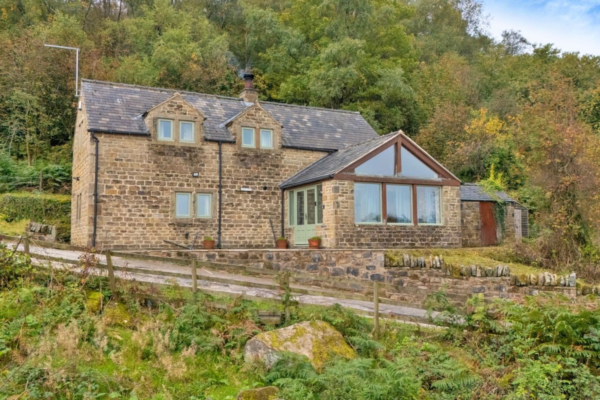 Rough Close Farm Cottage - Exterior in summer