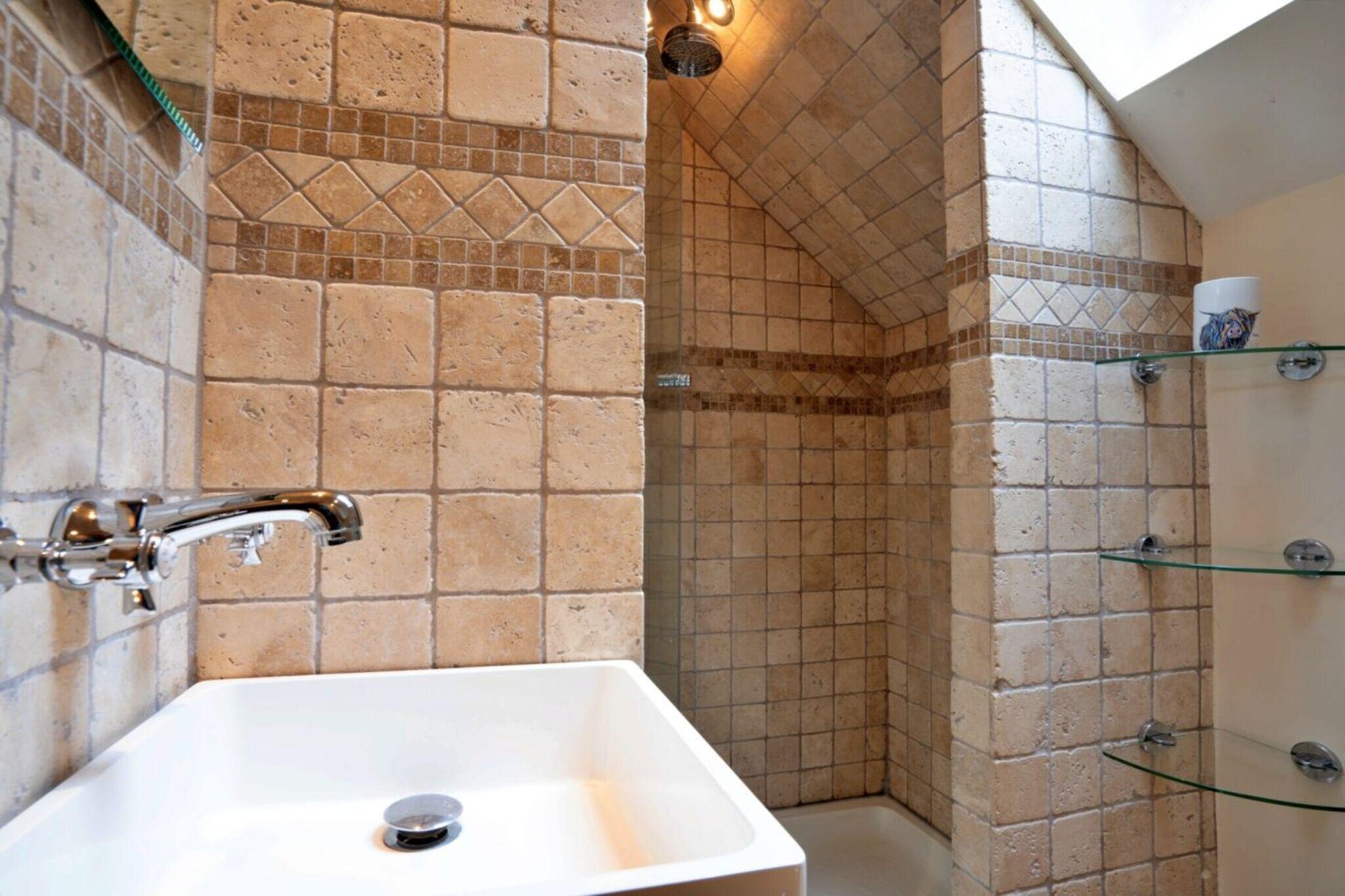 Rough Close Farm Cottage - Bathroom