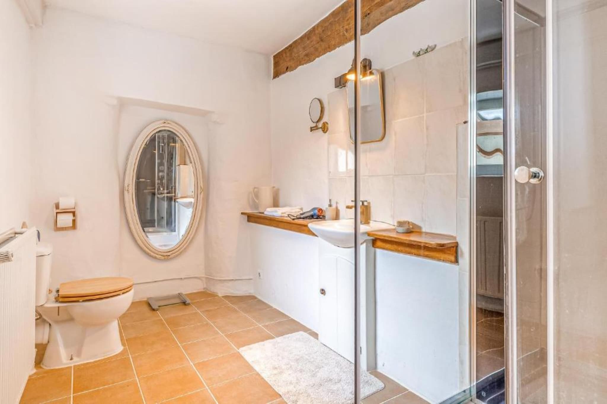 Chateau Feny-Badkamer