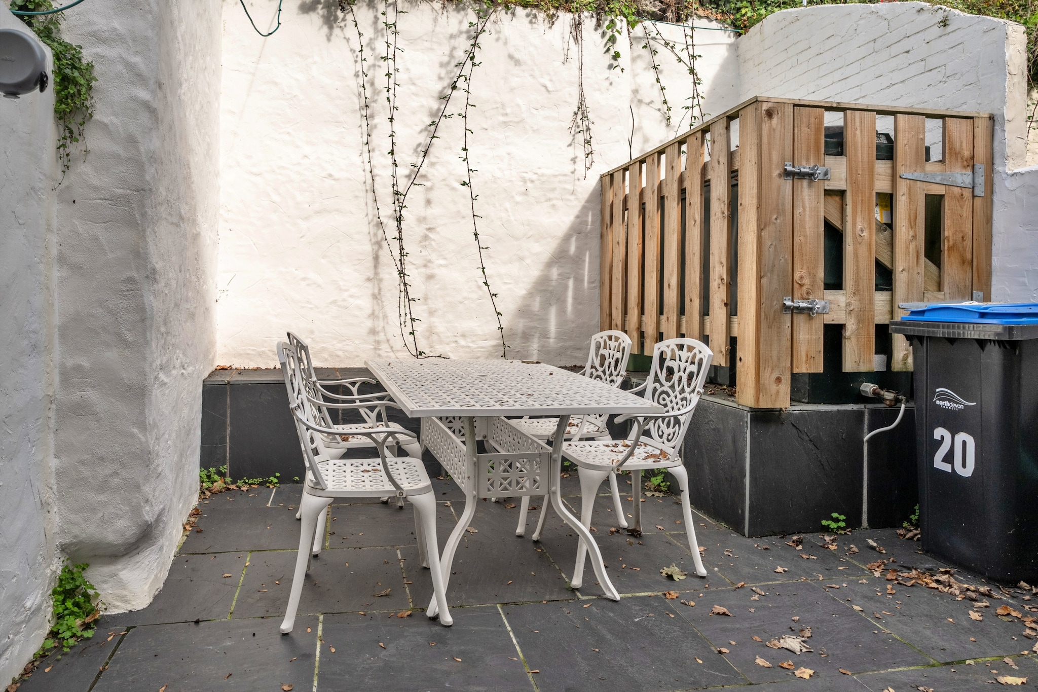 River Cottage - Terrace balcony
