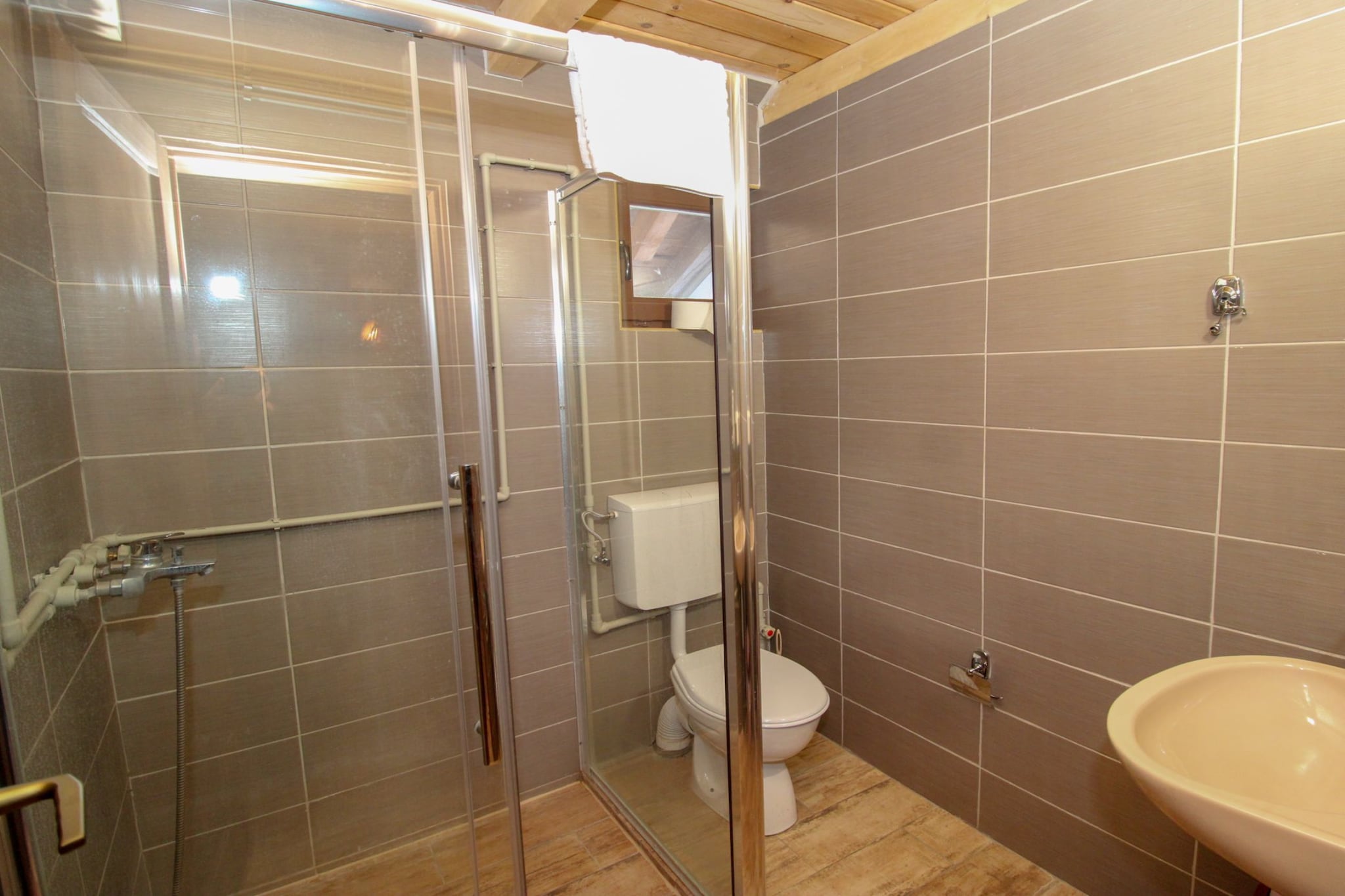 Ethno Village Dolina Mira - Two Bedroom Holiday Home (Zelengora)-Badkamer