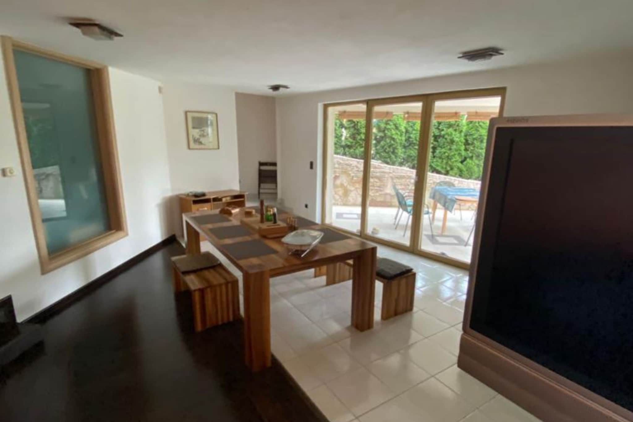 Villa Sarajevo Hills - Five Bedroom Villa with Terrace and Garden-Esszimmer