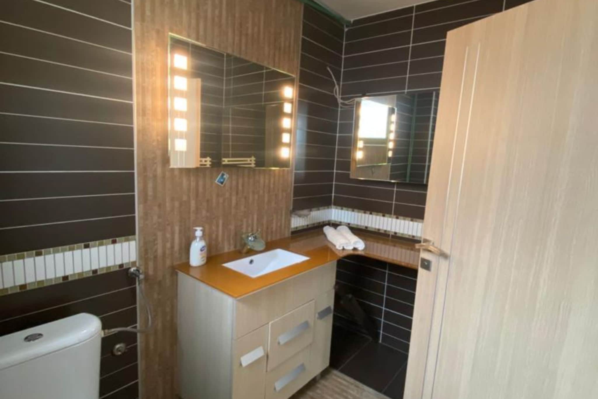 Villa Sarajevo Hills - Five Bedroom Villa with Terrace and Garden-Badezimmer