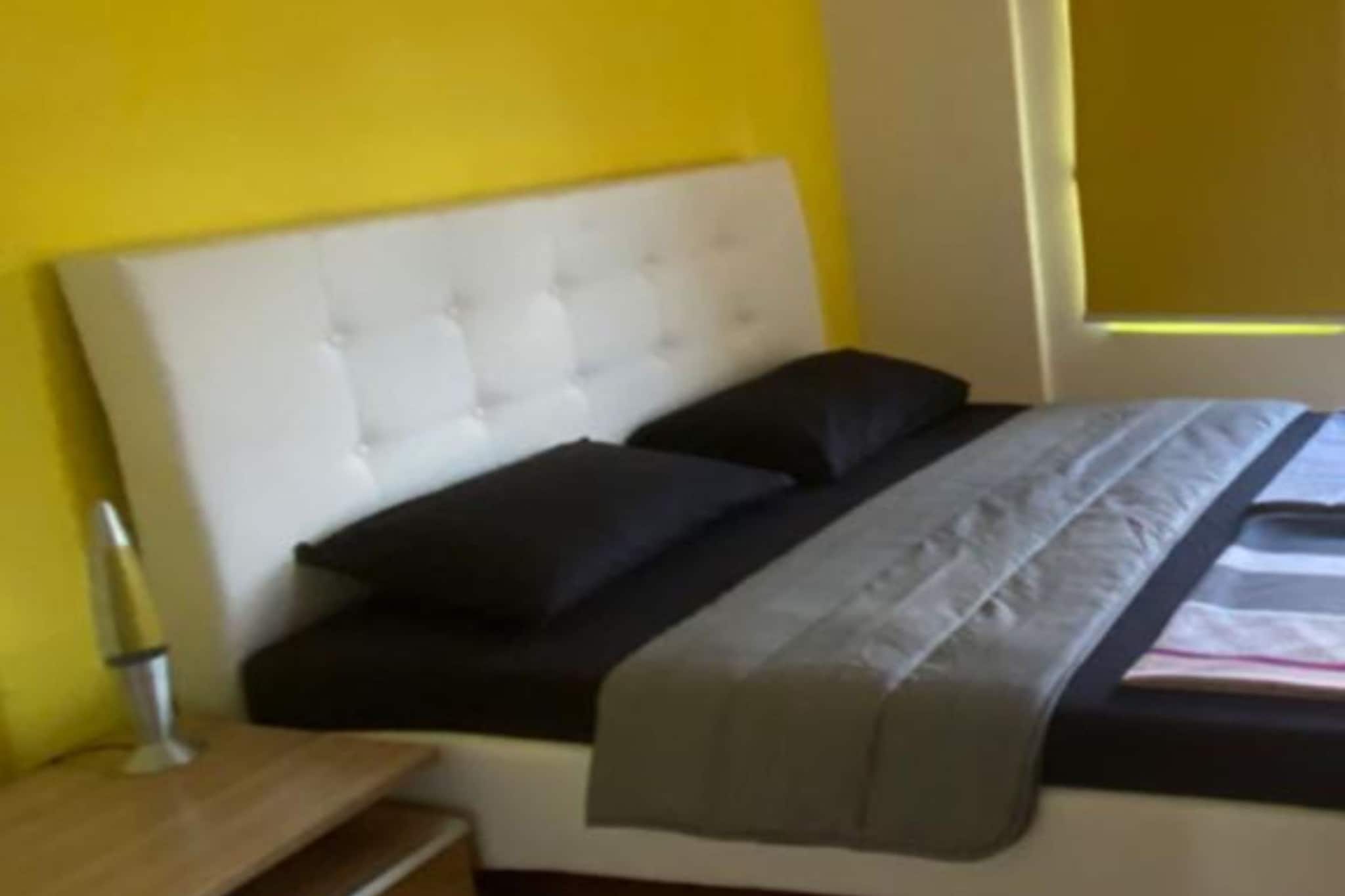 Villa Sarajevo Hills - Five Bedroom Villa with Terrace and Garden-Schlafzimmer