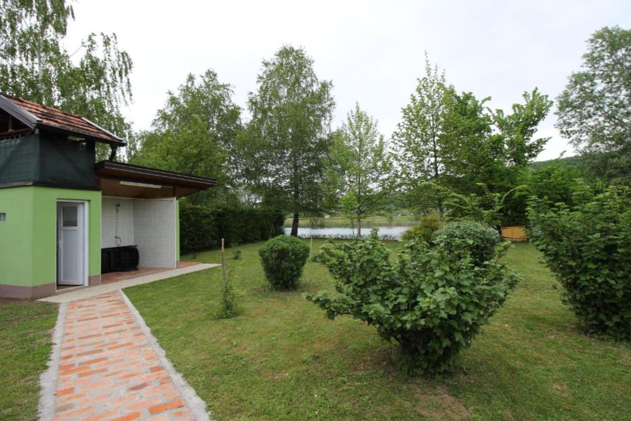 Four bedroom home with river view-Garten Sommer