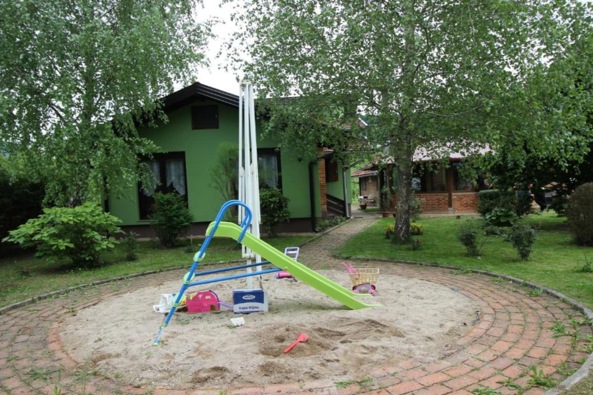 Four bedroom home with river view