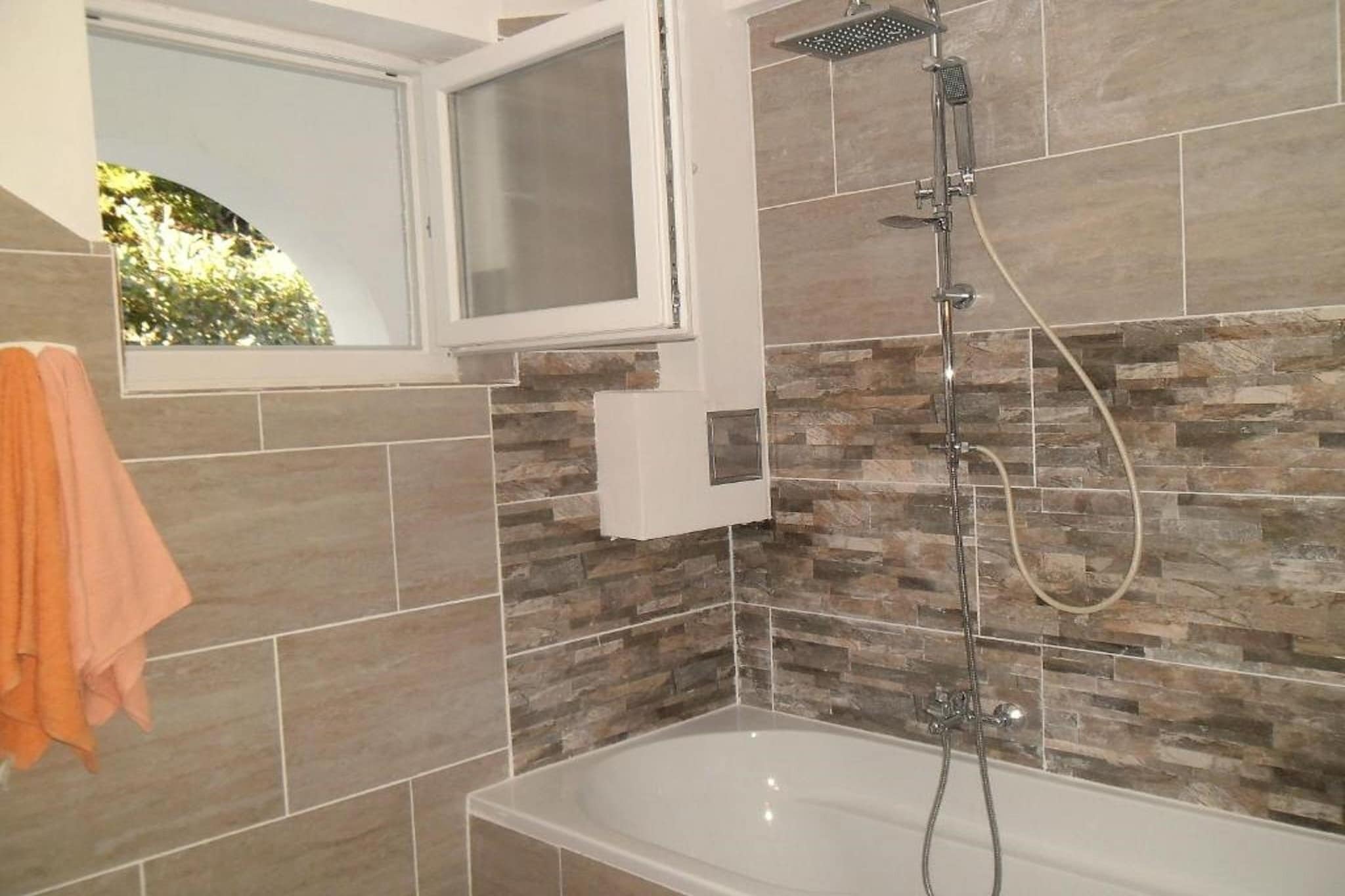 Charming Apartments Kestenovi Dvori - One Bedroom Apartment (A7)-Bathroom