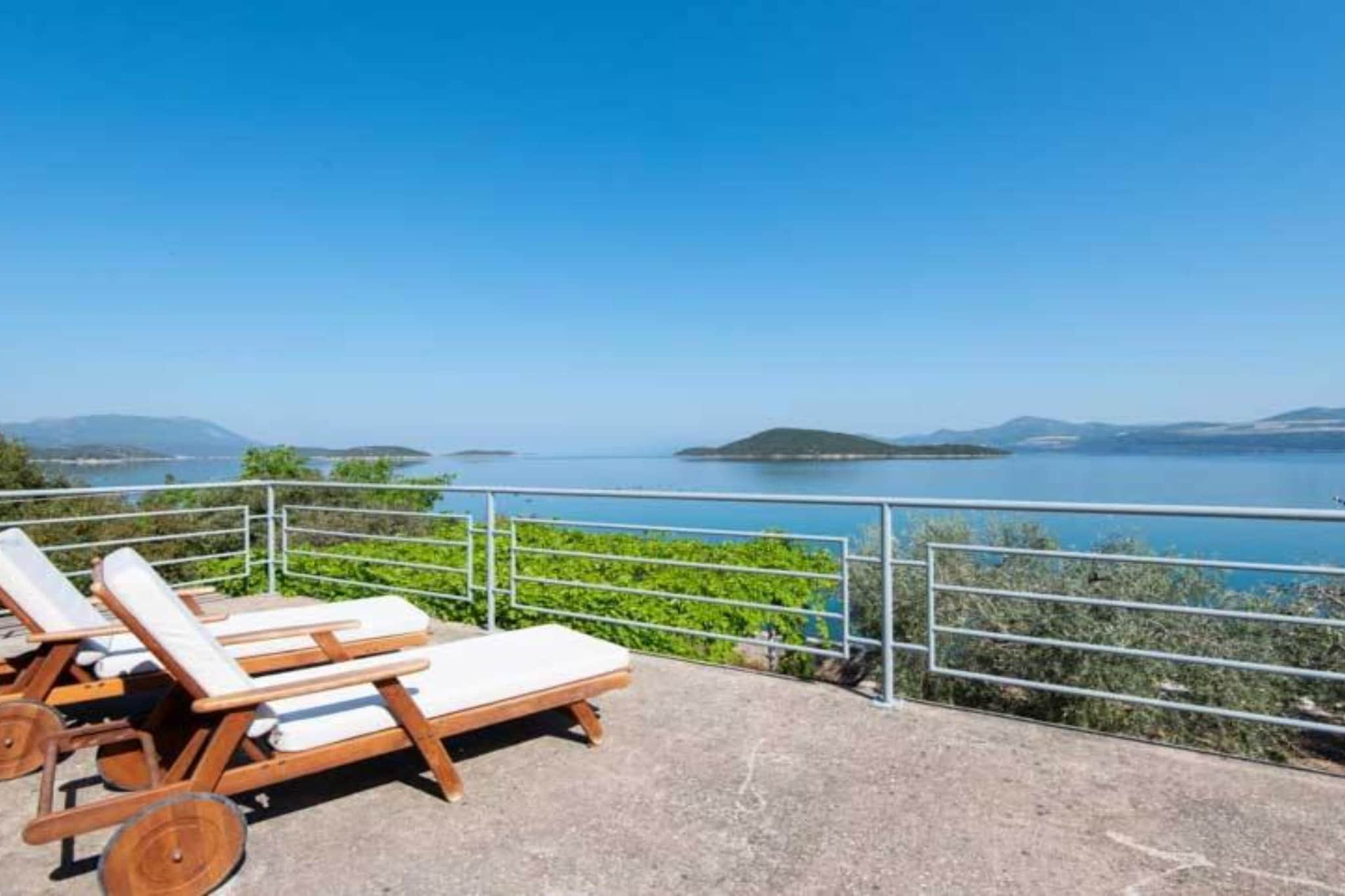 Spacious and Cozy Seafront Apartments - Two Bedroom Apartment  with Terrace and Sea View-Outdoor