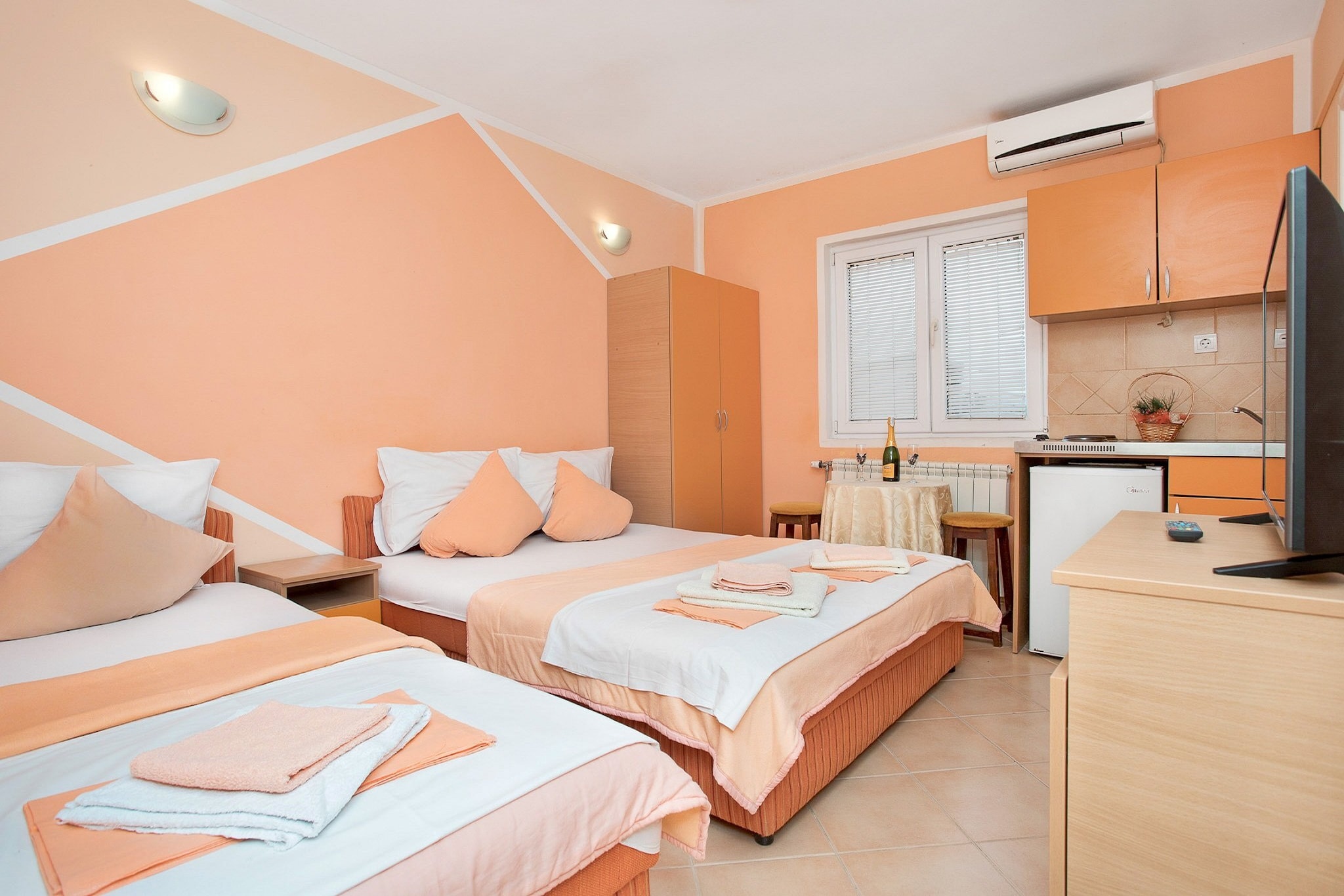 Perfect Budva Stay Near the Sea & Aqua Park - One Bedroom Apartment 3/1