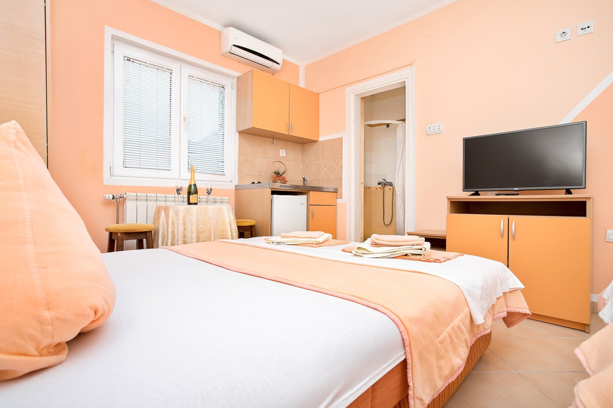 Perfect Budva Stay Near the Sea & Aqua Park - - Triple Studio 2/4