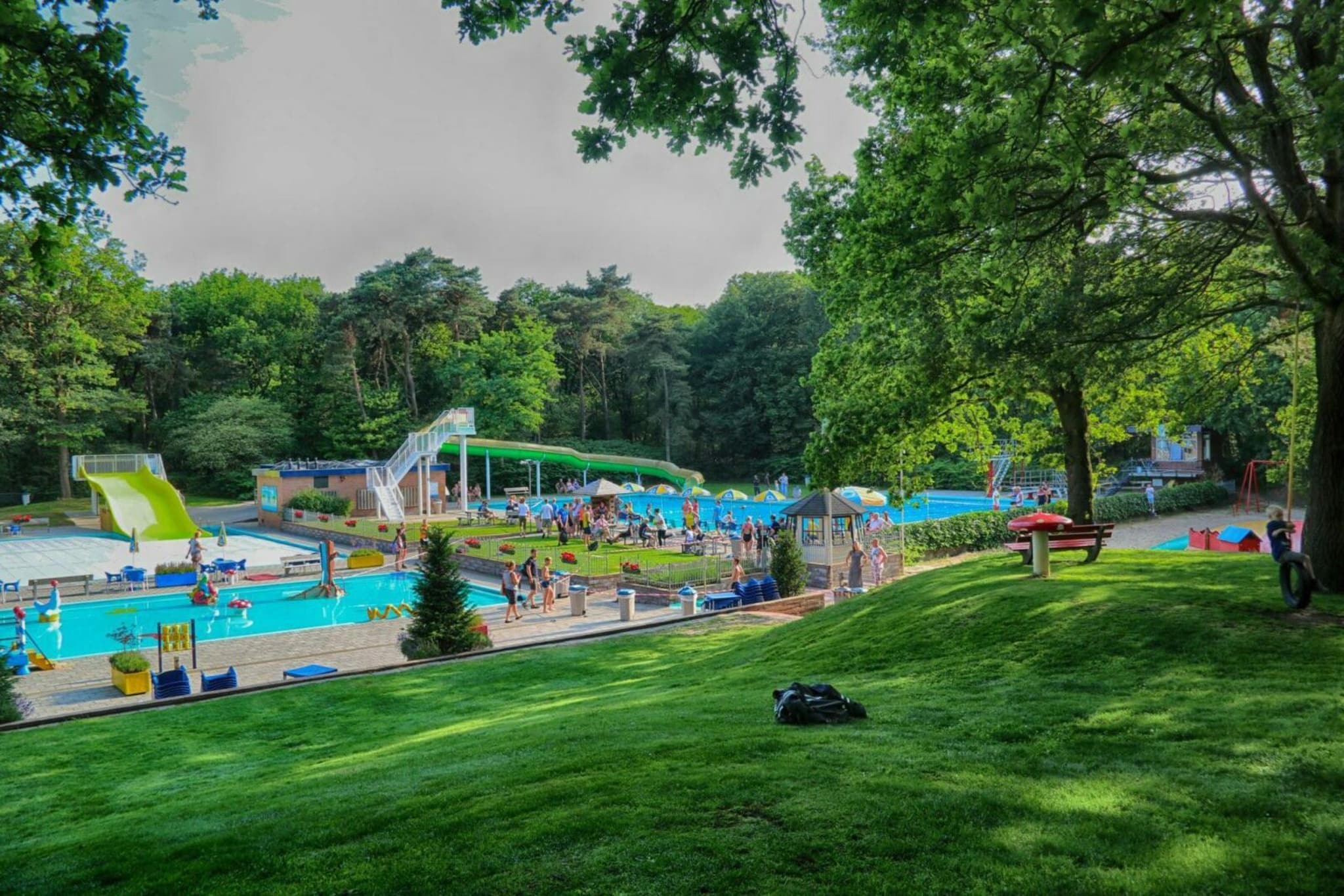 Boslodge l 4 persons-Installations du parc