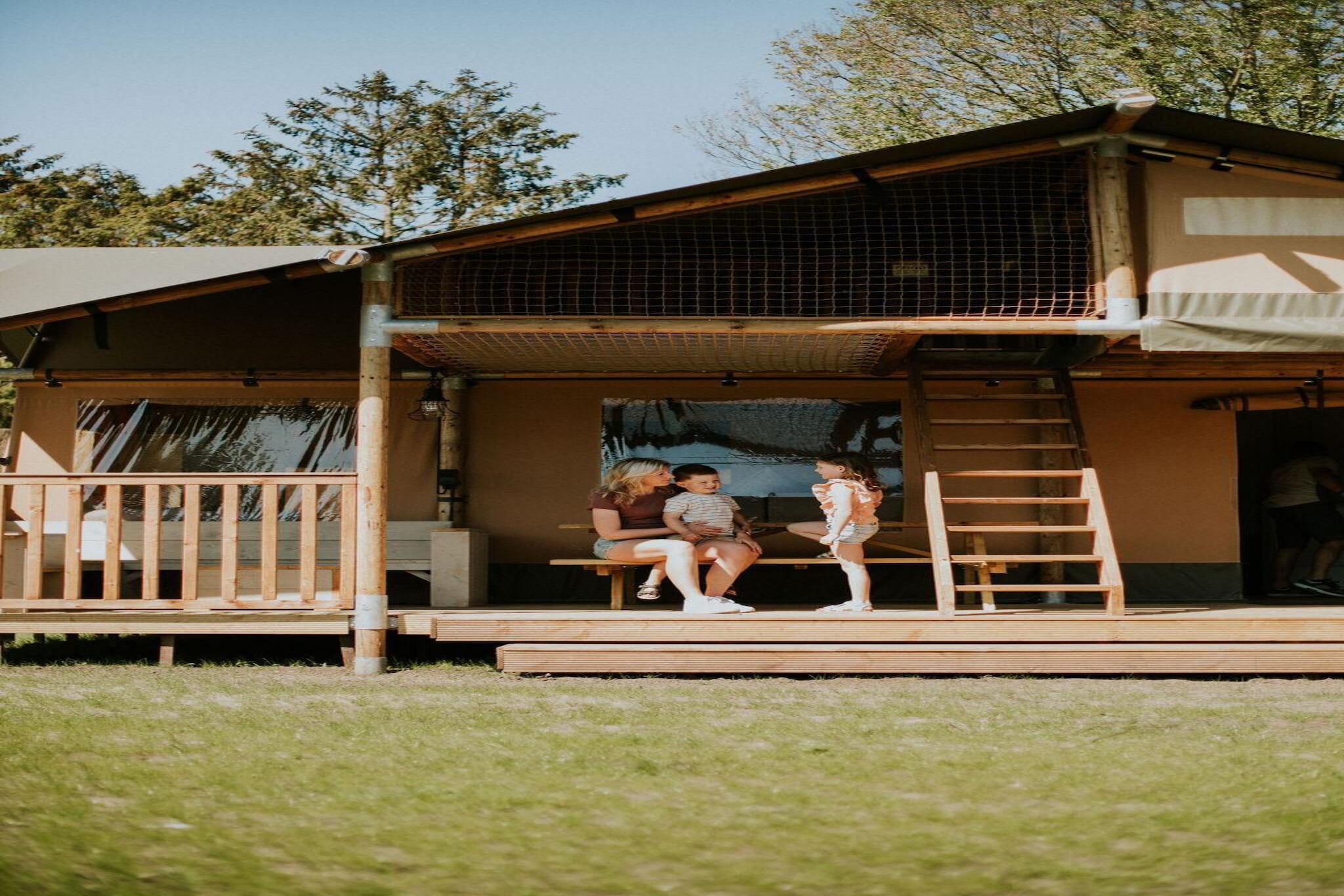 Ranger lodge | 6 persoons-Buitenkant zomer