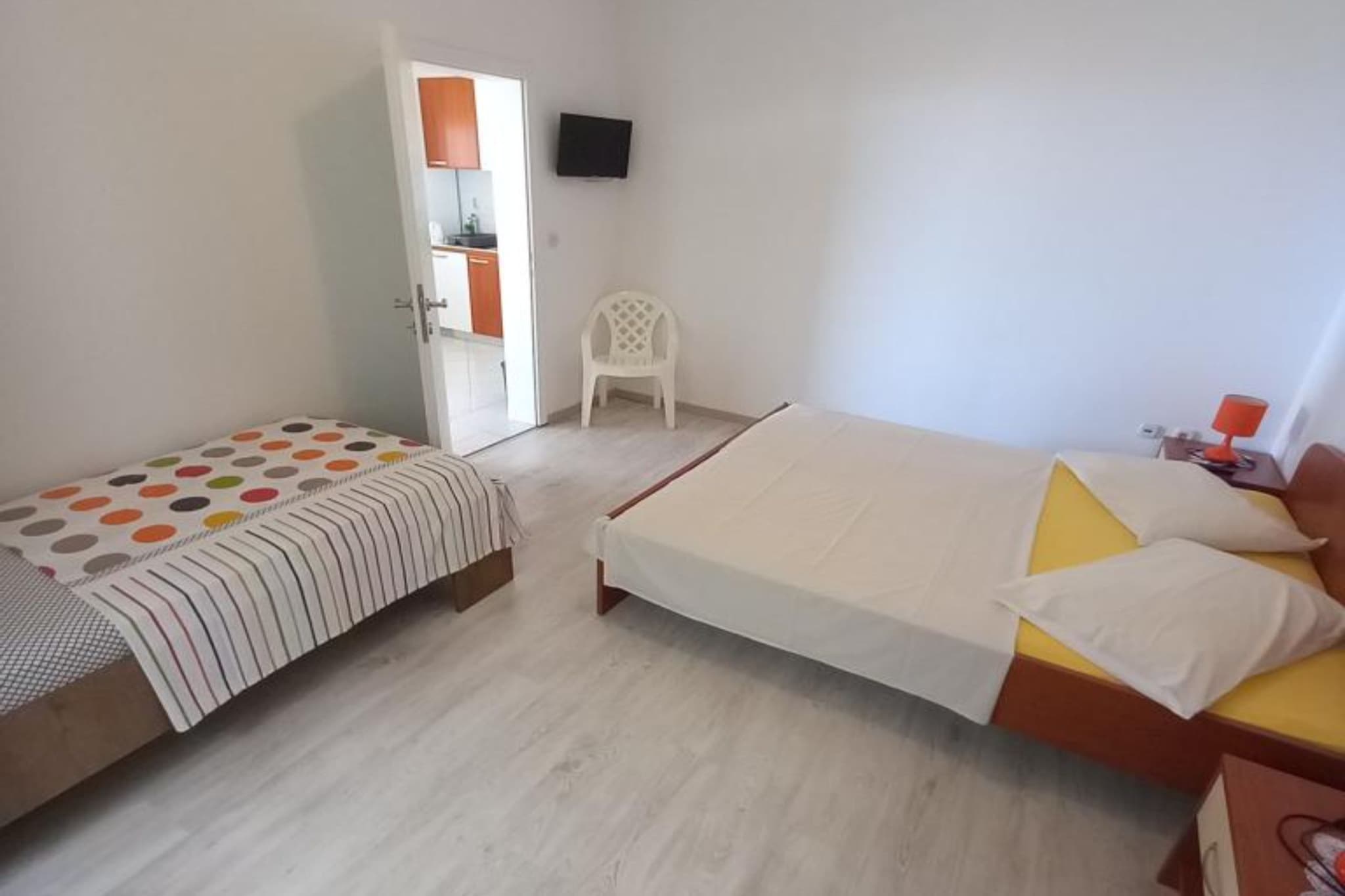 Classic One Bedroom Apartment with Terrace and Sea view