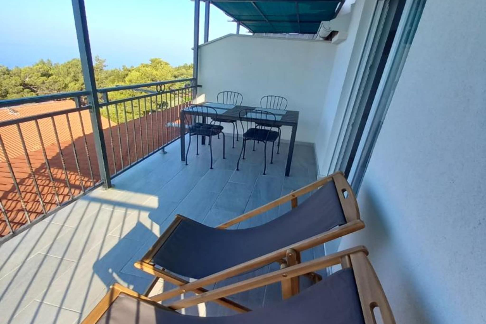 One Bedroom Apartment with Balcony and Sea View-Terrasse / balcon