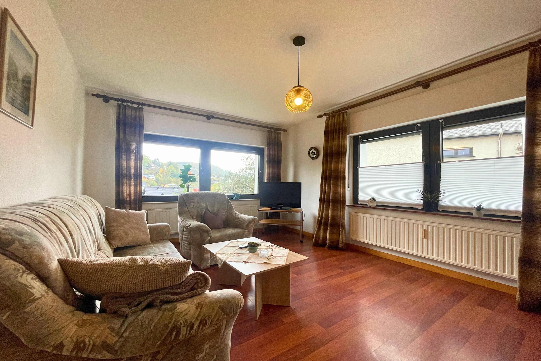 Ferienwohnung Birresborn-Woonkamer