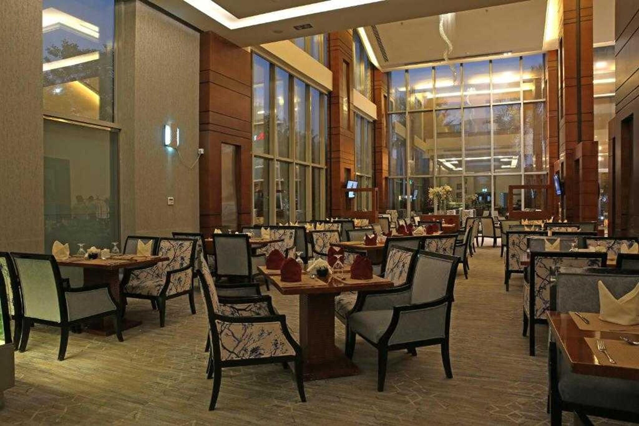 Executive Comfort | Sunday Qaser Al Hamra