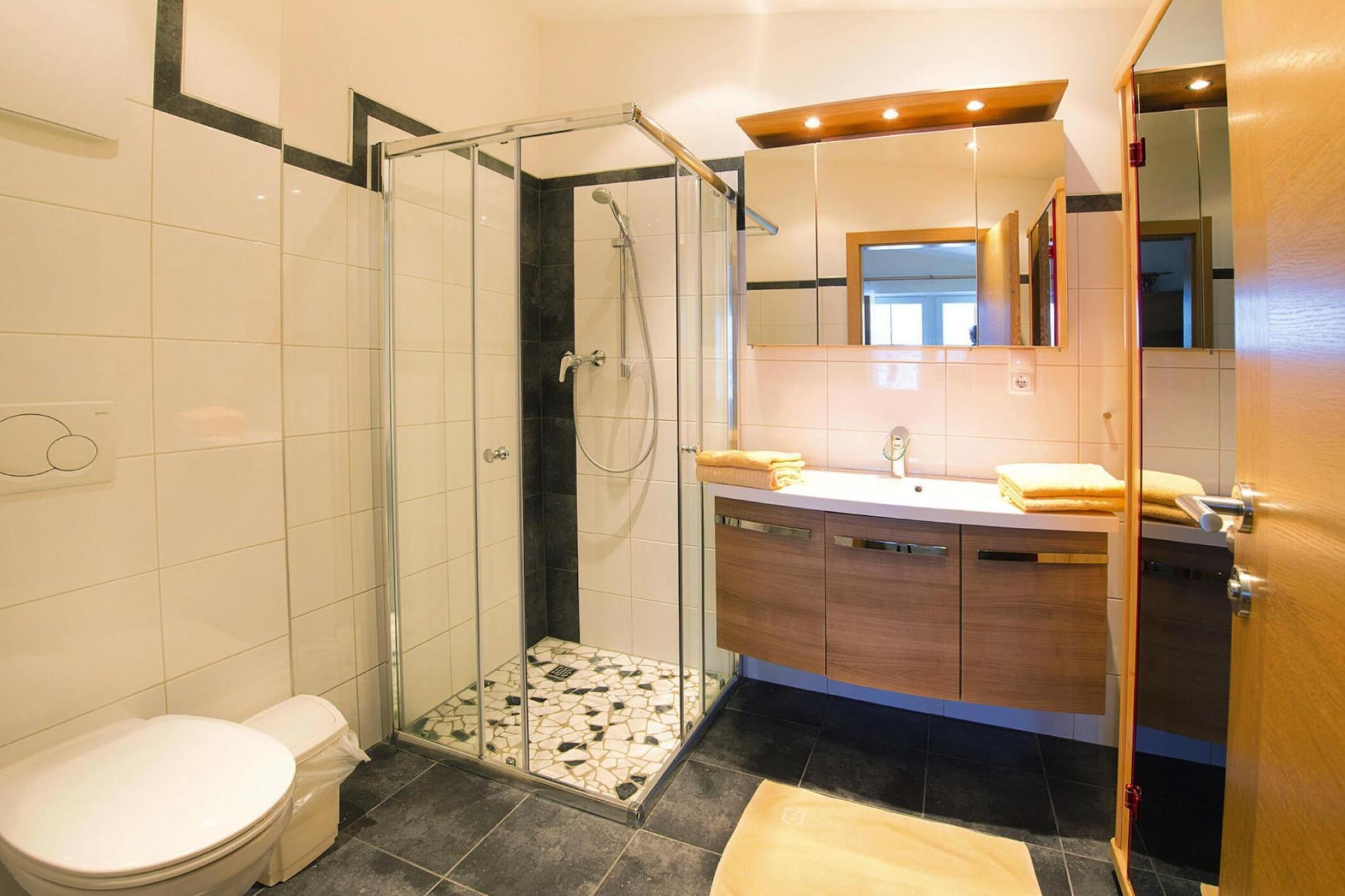 Vicky Apartment Top 8-Badkamer