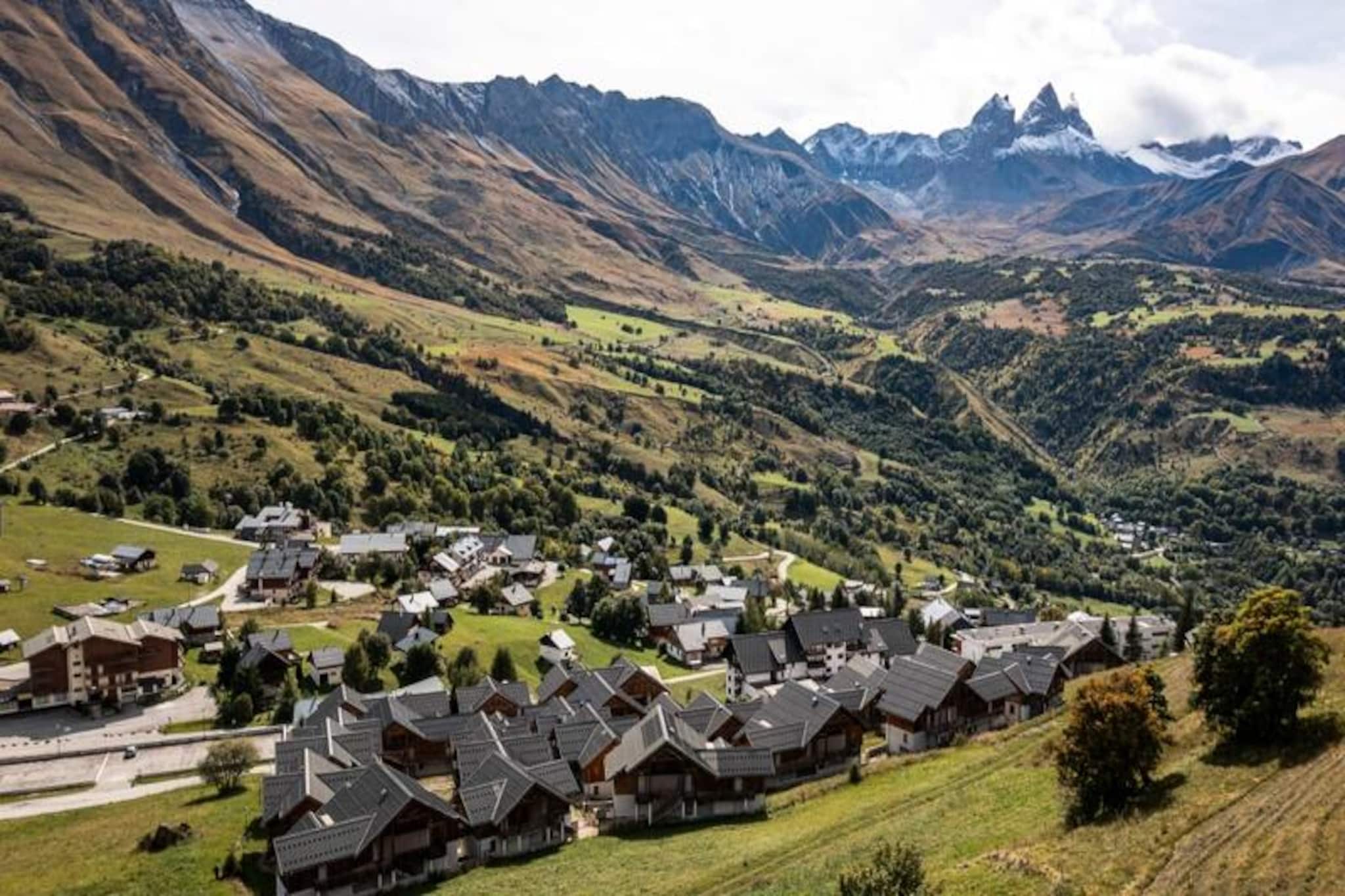 In the heart of the picturesque Albiez-Montrond resort, this delightful apartment offers an idyllic mountain retreat for families or small groups. Imagine waking up to the serene beauty of the French Alps, with the ski slopes just a few minutes' walk away. Whether you're here for a winter wonderland escape or a summer hiking adventure, this cozy haven provides the perfect base for your alpine getaway.
The apartment is thoughtfully designed to accommodate up to six guests, with a queen-size bed in the main bedroom, a snug nook with bunk beds, and a convertible sofa bed in the living room. The open-plan living area features a fully equipped kitchen with modern conveniences, including a dishwasher and specialty grills for raclette, fondue, and pierrade, ensuring delightful meals after a day of outdoor activities. Coffee lovers will appreciate the variety of coffee makers available, from a Dolce Gusto machine to an Italian moka pot. Step out onto the balcony to soak in the breathtaking mountain views, a perfect spot to unwind with a warm drink in hand.
After a day on the slopes or exploring the trails, relax in the bathroom's inviting bathtub, a soothing way to end an active day. Practical amenities like a separate toilet and ample sleeping arrangements make this apartment a comfortable and functional choice for your stay. Please note that linens are not provided, and the property does not include Wi-Fi, allowing you to fully disconnect and immerse yourself in the natural surroundings.
Albiez-Montrond is a charming resort village with a welcoming atmosphere and stunning alpine scenery. Whether you're skiing, snowboarding, hiking, or simply enjoying the crisp mountain air, this apartment places you at the heart of it all. Create lasting memories in this enchanting alpine escape, where every moment is infused with the magic of the mountains.