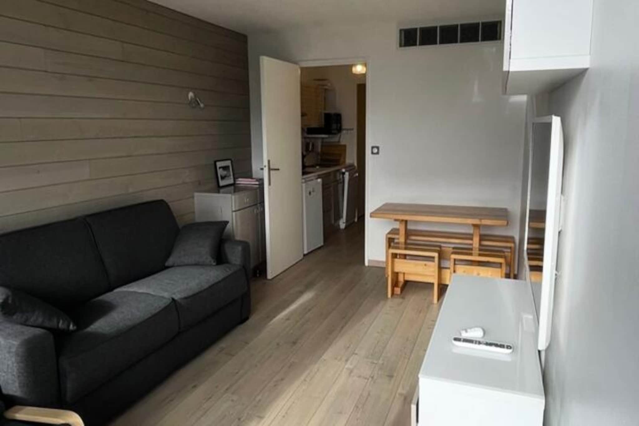 In the heart of the French Alps, this charming 25m² apartment in the LE ROCHE MANTEL residence offers a cozy retreat for your mountain getaway. Situated at the base of the ALP' EXPRESS ski resort, it provides unparalleled access to the slopes, making it a dream destination for ski enthusiasts. The south-facing balcony invites you to soak in the alpine sunshine and take in the breathtaking views of the surrounding peaks, creating the perfect setting for relaxation after an adventurous day on the mountain.
Inside, the apartment is thoughtfully designed to maximize comfort and functionality. The lobby features two bunk beds, ideal for children or additional guests, while the living room boasts a comfortable sofa bed that transforms into a spacious sleeping area. The well-equipped kitchen includes a microwave, ceramic hobs, refrigerator, and dishwasher, ensuring you have everything you need to prepare hearty meals. A bathroom with a bathtub and a separate toilet add to the convenience, while the ski locker provides secure storage for your gear.
The location is unbeatable, with the ski lifts just steps away and a variety of shops, restaurants, and amenities within easy reach. Whether you're here to carve the slopes, explore the charming alpine village, or simply unwind in the crisp mountain air, this apartment places you at the center of it all.
Perfect for couples, small families, or friends, this cozy alpine retreat is your gateway to an unforgettable holiday in the French Alps. Experience the magic of the mountains and create memories that will last a lifetime.