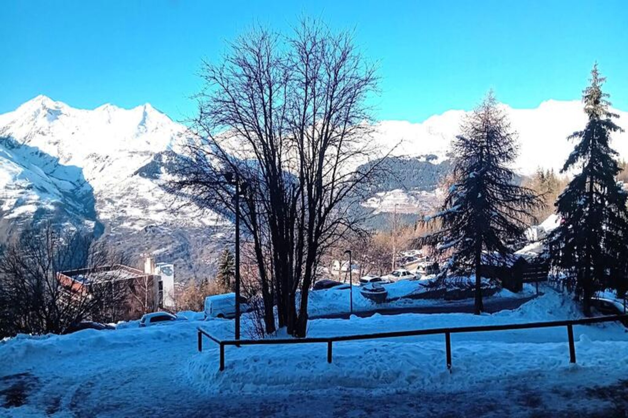 Superb 2-room cabin for 4 people in Arc 1600, close to the slopes and shops